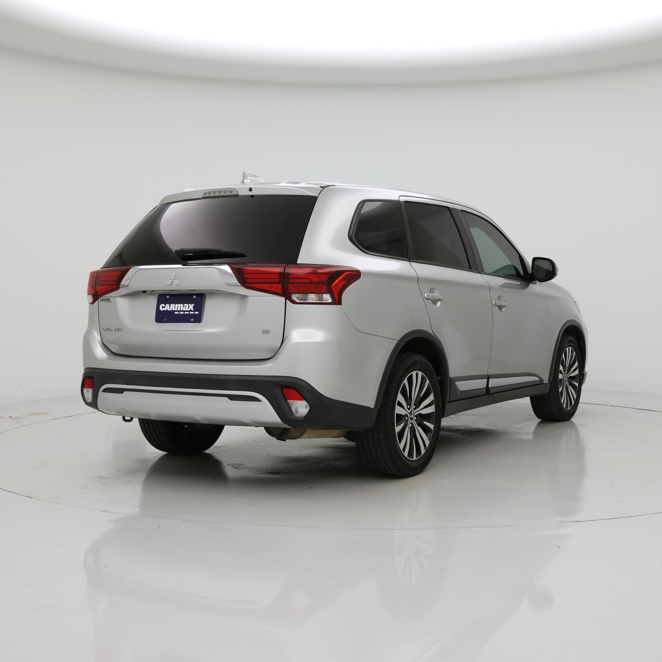 Thumbnail: 2020 Mitsubishi Outlander - 8