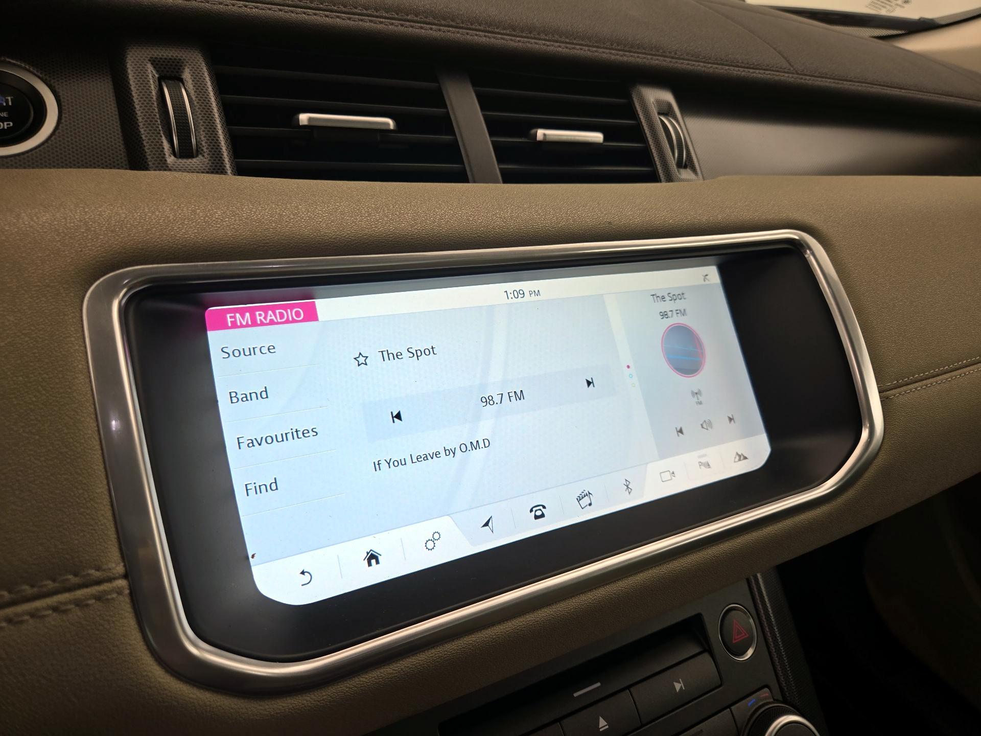 Thumbnail: 2018 Land Rover Range Rover Evoque - 16