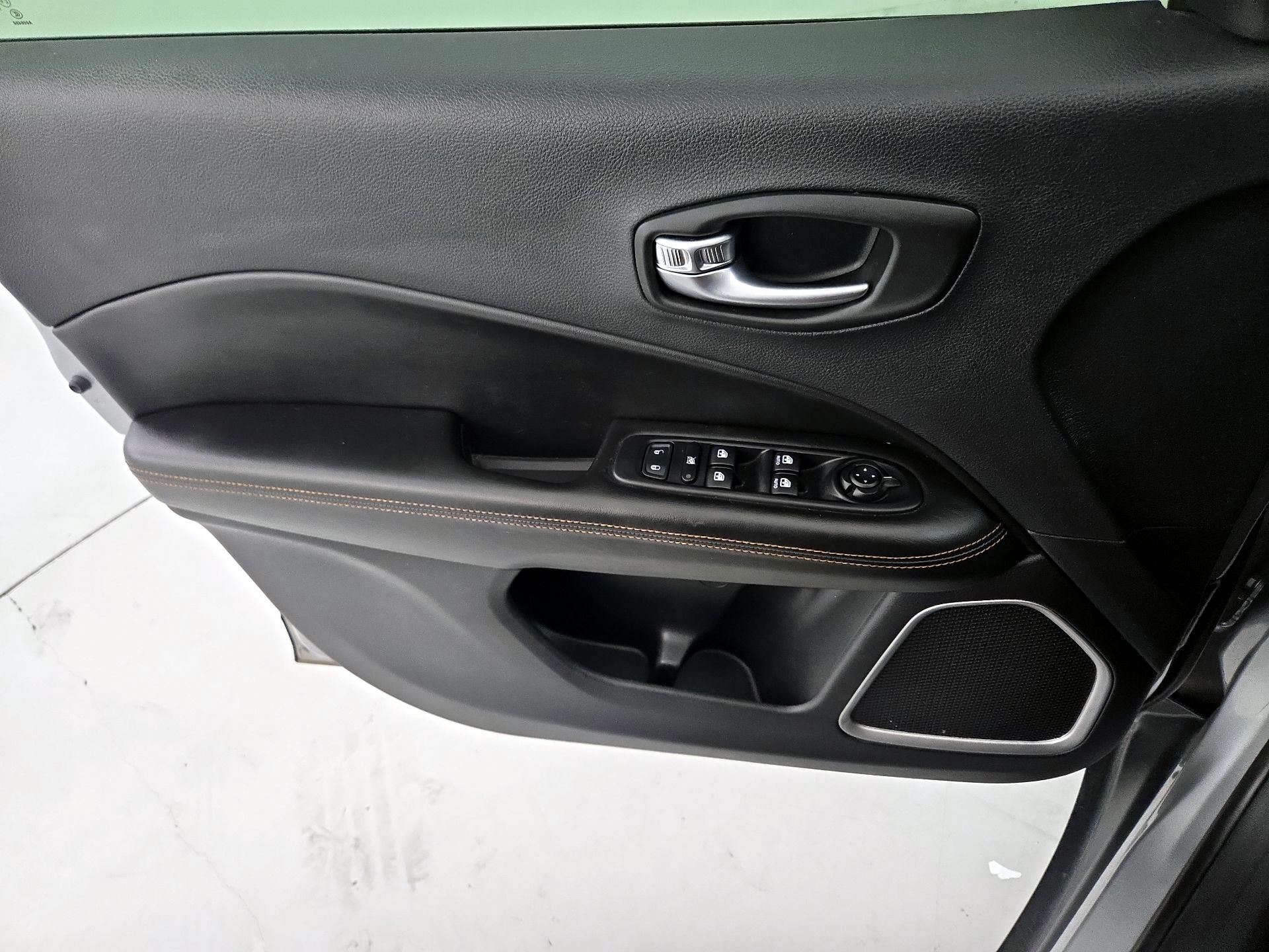 Thumbnail: 2019 Jeep Compass - 12