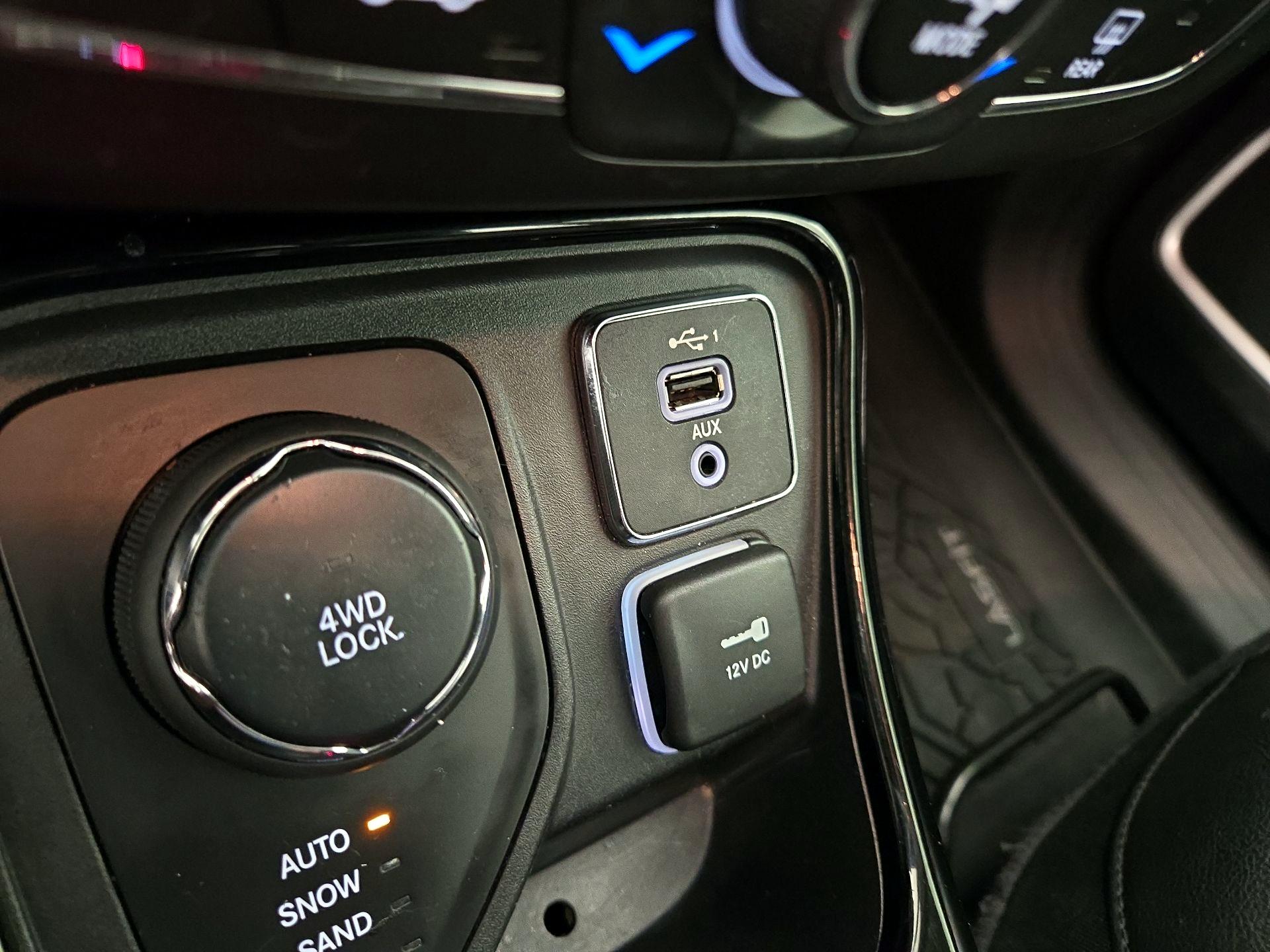 Thumbnail: 2019 Jeep Compass - 18