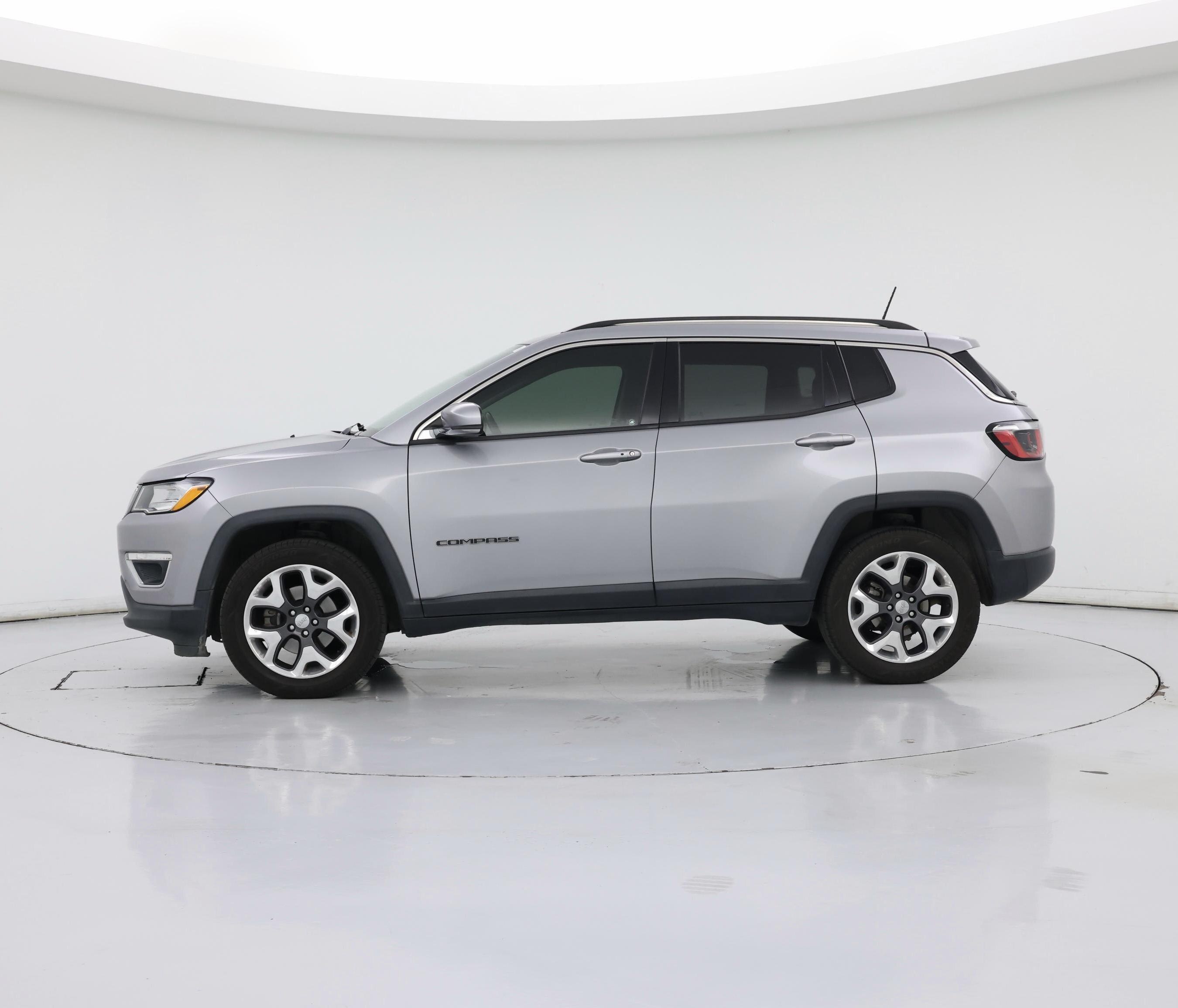Thumbnail: 2019 Jeep Compass - 3