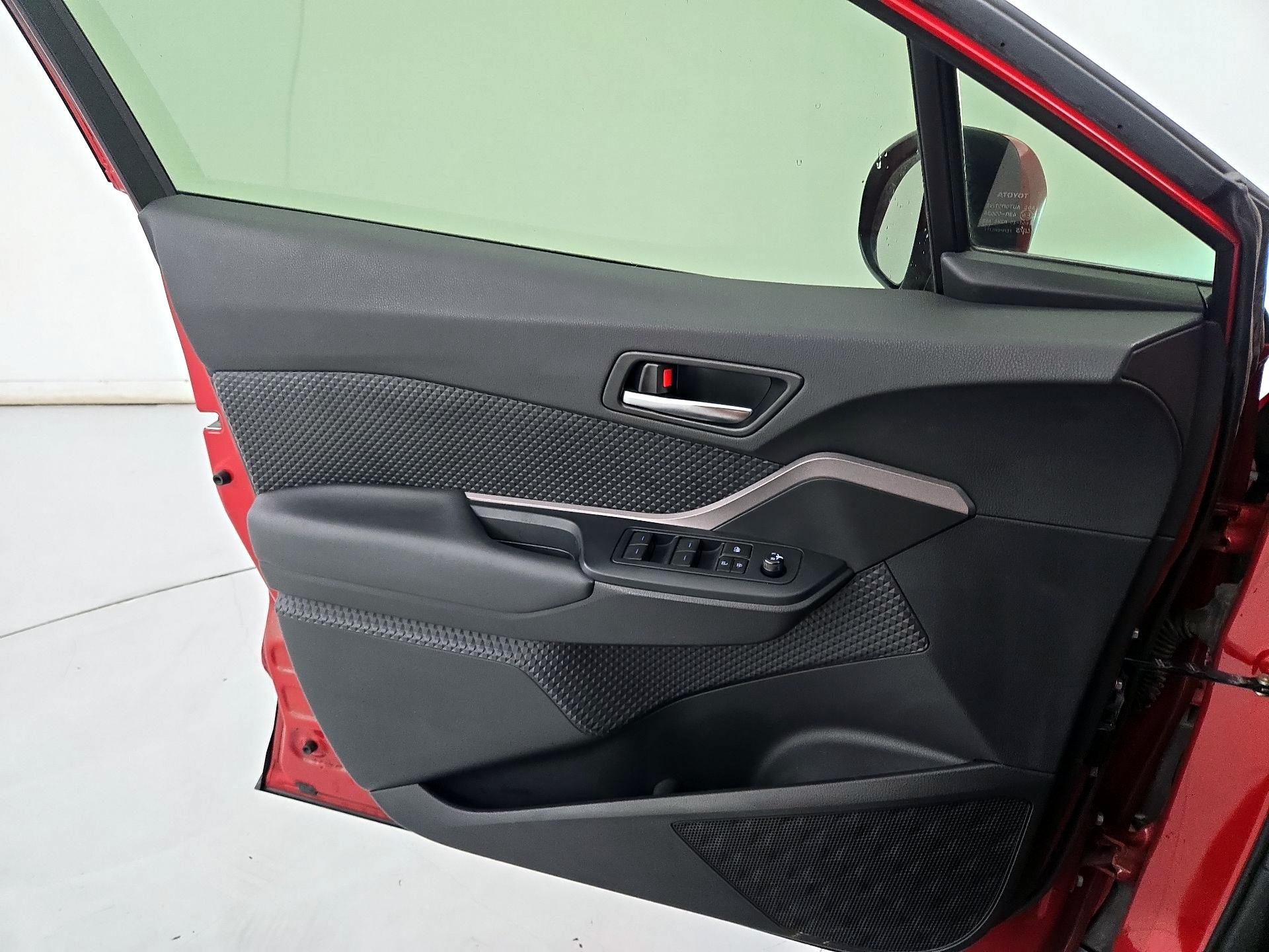 Thumbnail: 2020 Toyota C-HR - 12