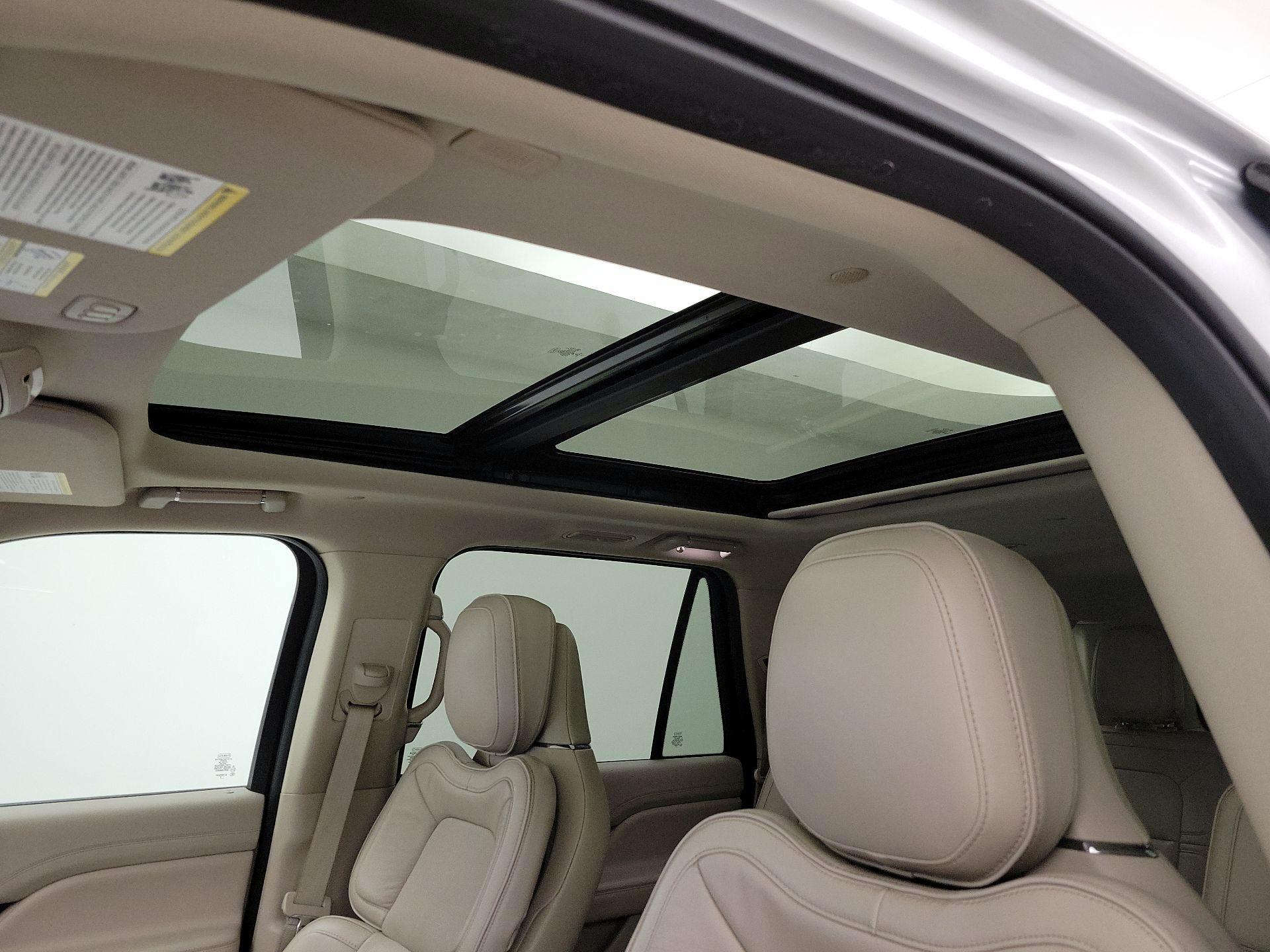 Thumbnail: 2019 Lincoln Navigator L - 20