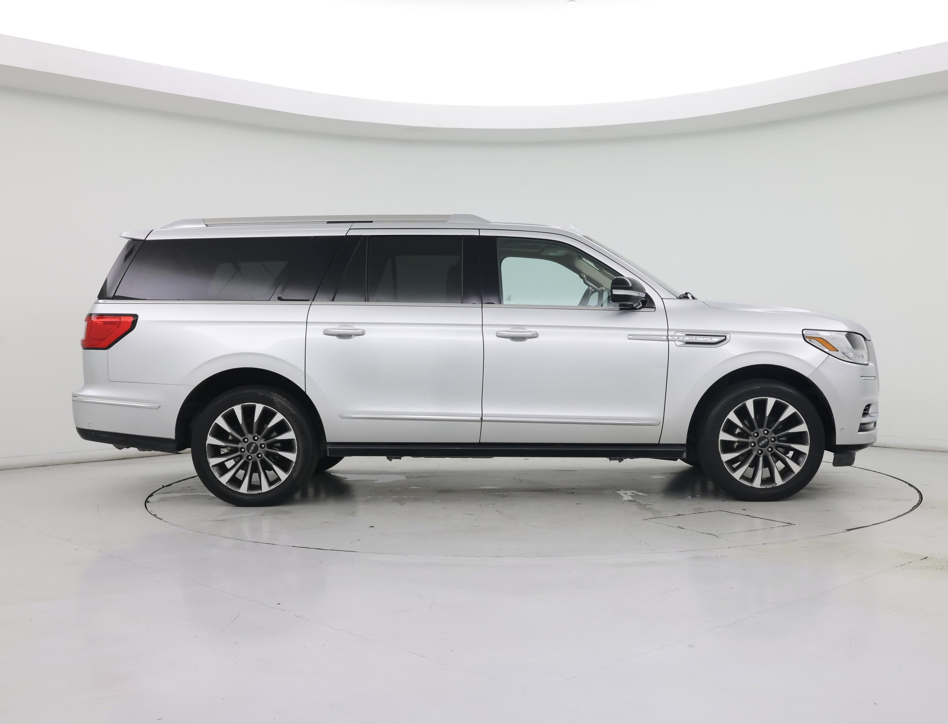 Thumbnail: 2019 Lincoln Navigator L - 7