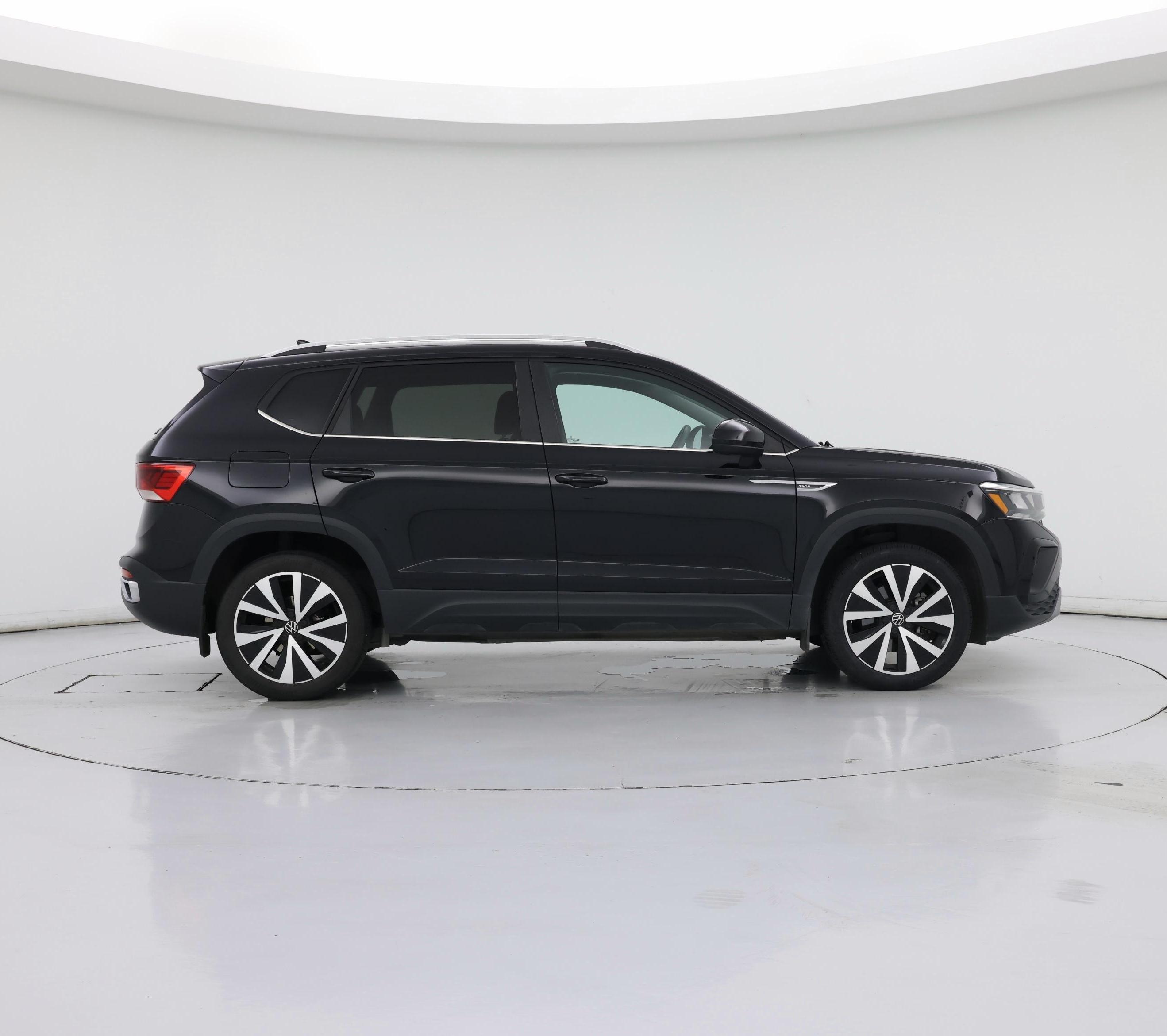 Thumbnail: 2023 Volkswagen Taos - 7