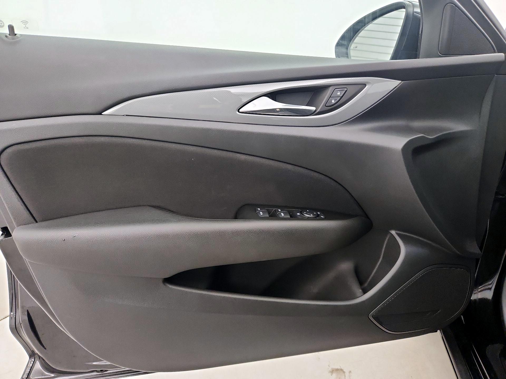 Thumbnail: 2019 Buick Regal - 12