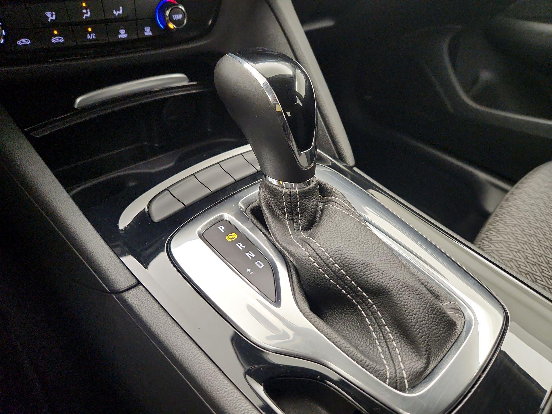 Thumbnail: 2019 Buick Regal - 17