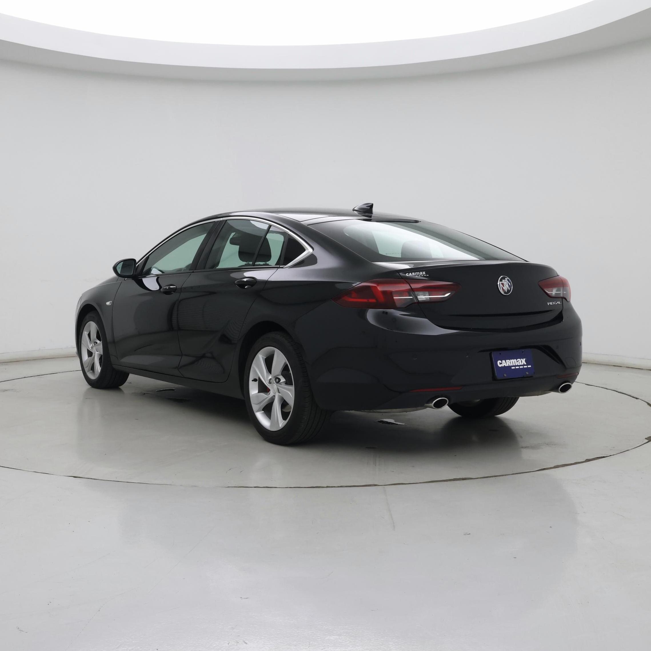 Thumbnail: 2019 Buick Regal - 2