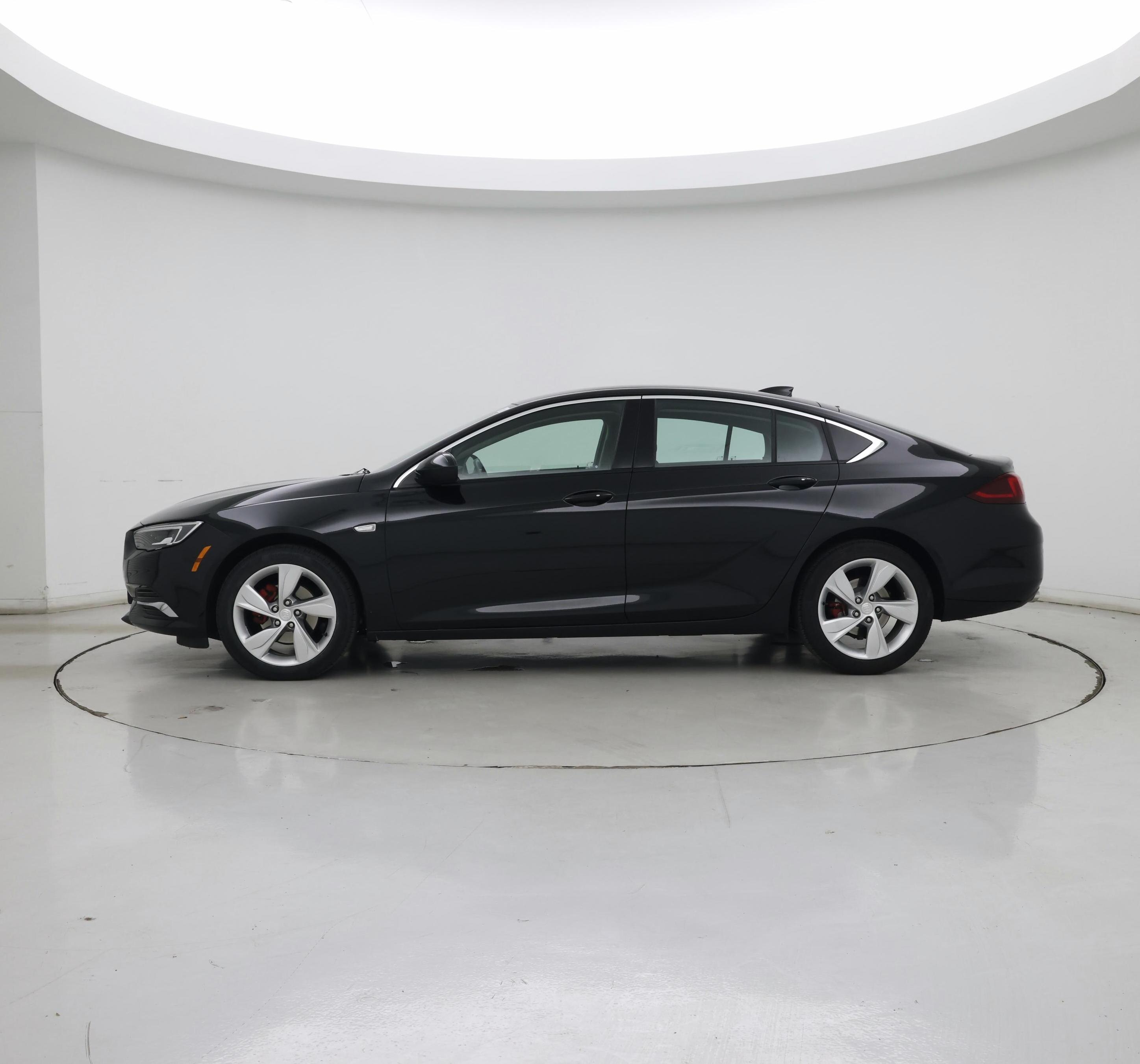Thumbnail: 2019 Buick Regal - 3