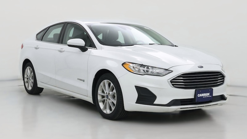 2019 Ford Fusion SE Hero Image