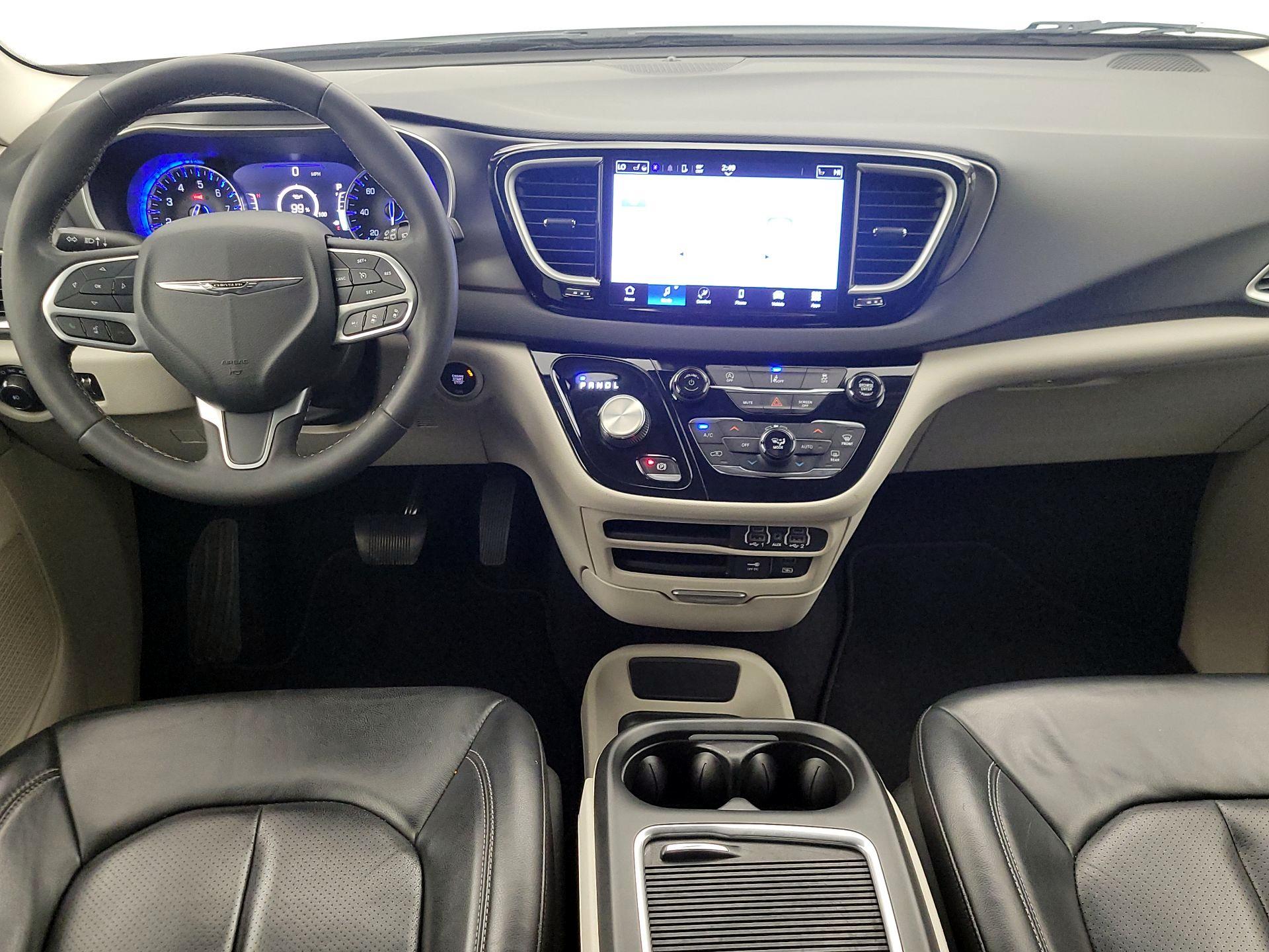 Thumbnail: 2022 Chrysler Pacifica - 9