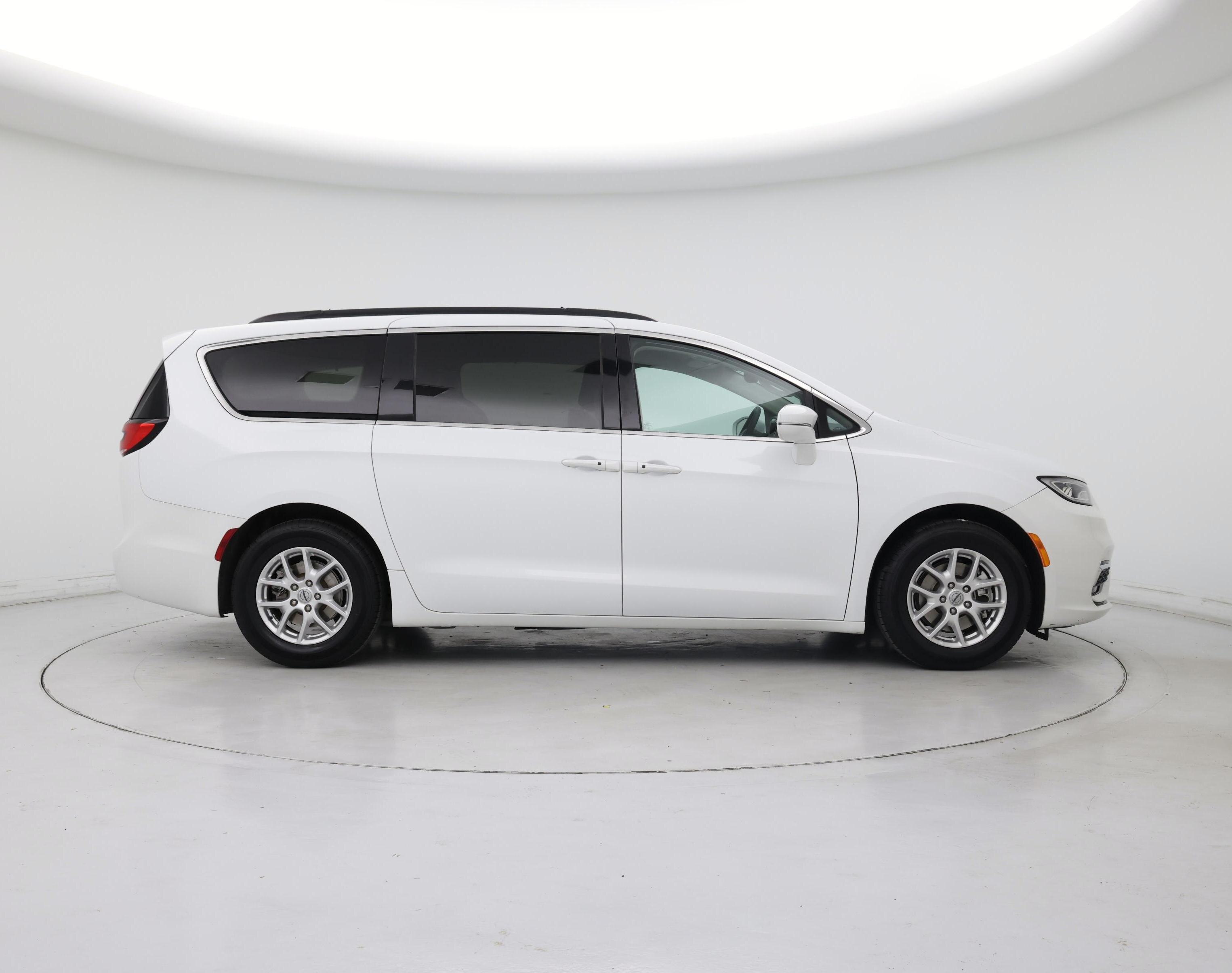 Thumbnail: 2022 Chrysler Pacifica - 7