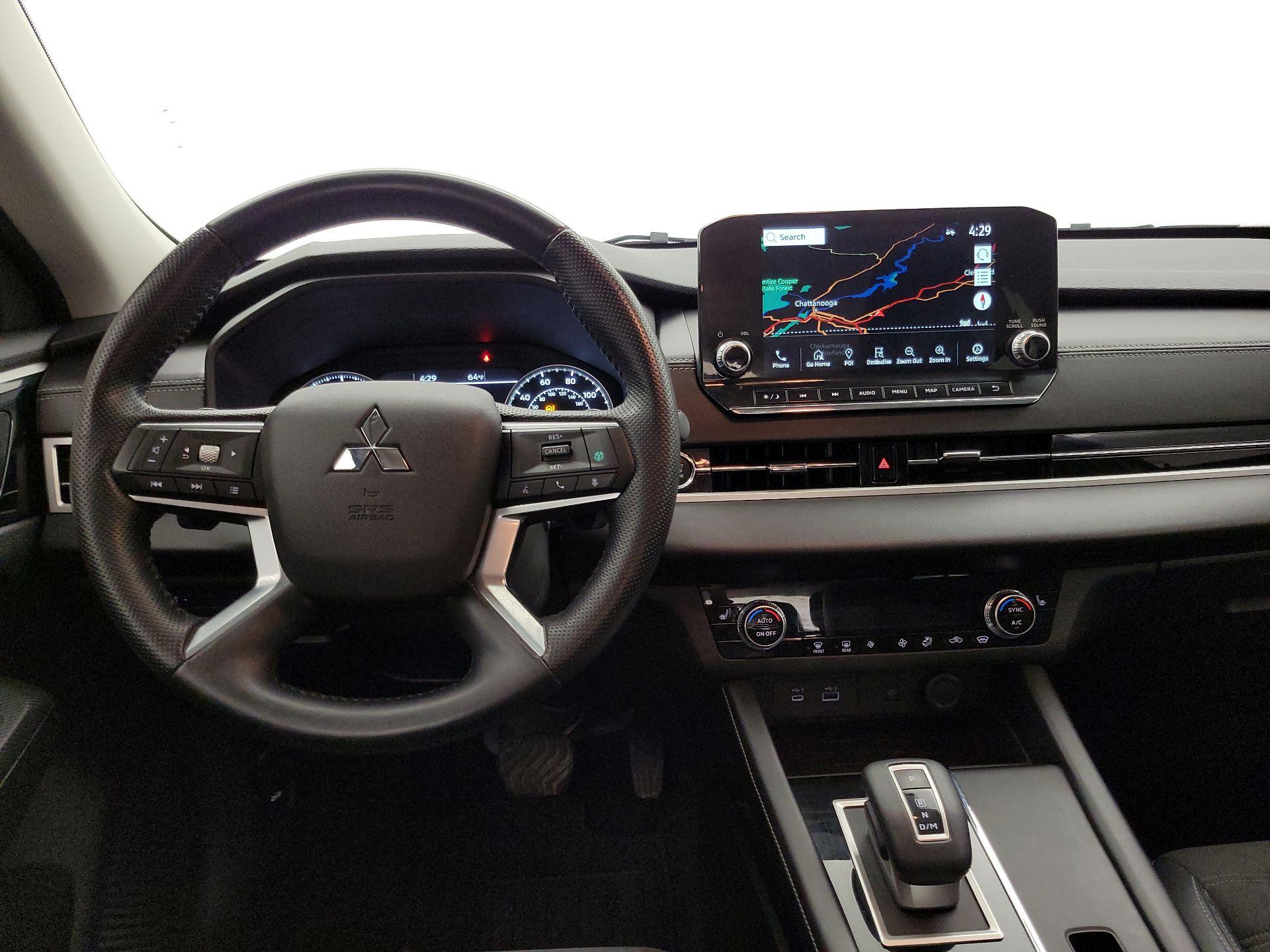 Thumbnail: 2022 Mitsubishi Outlander - 10