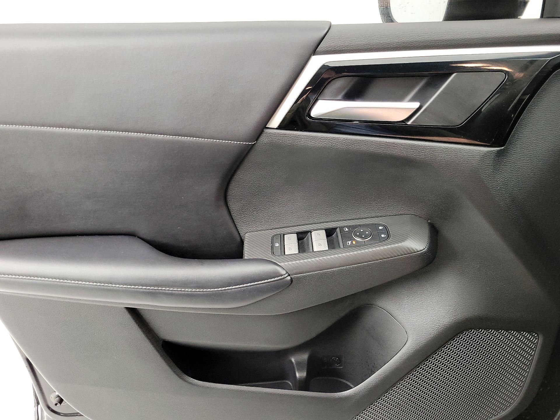 Thumbnail: 2022 Mitsubishi Outlander - 12