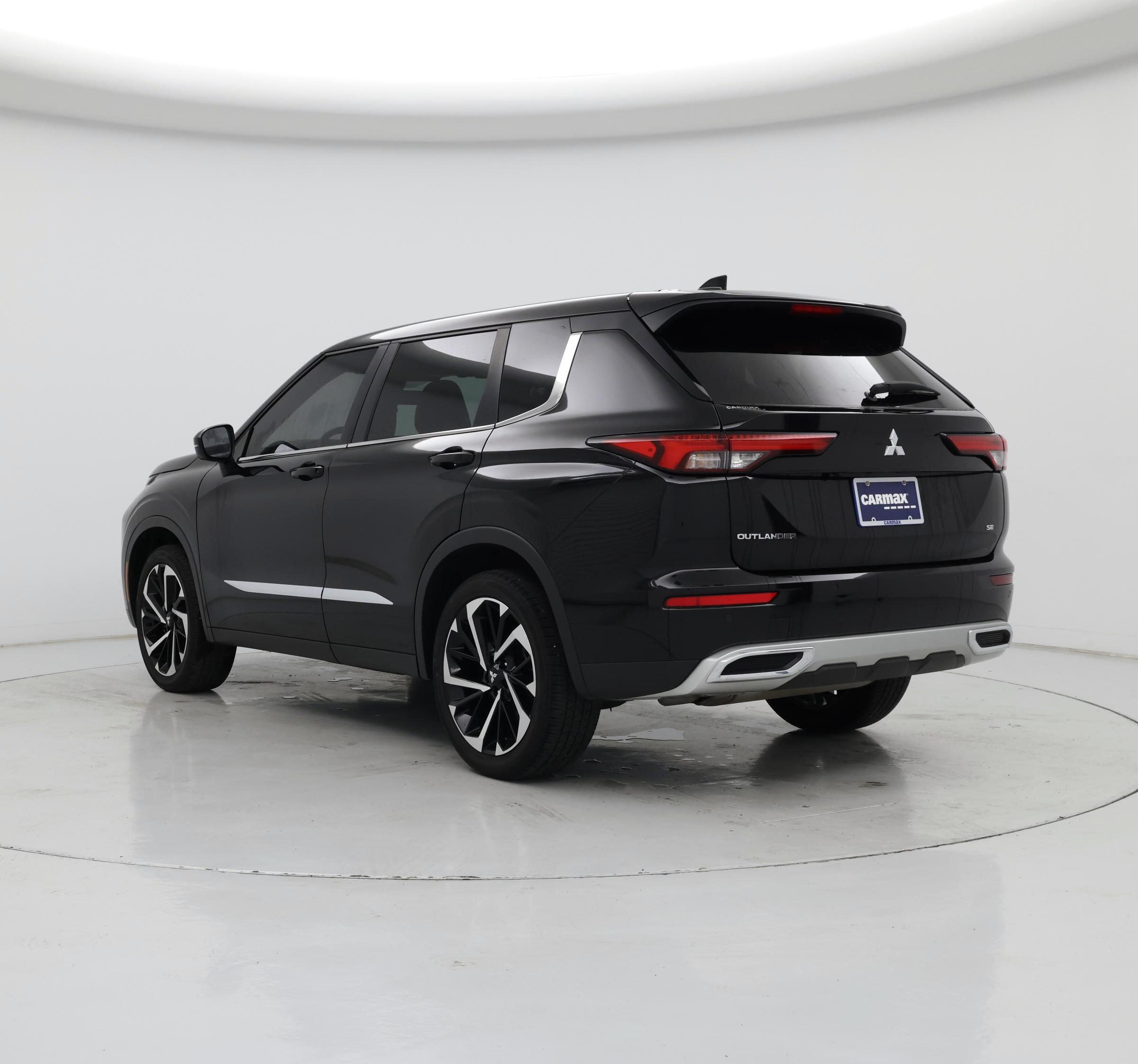 Thumbnail: 2022 Mitsubishi Outlander - 2