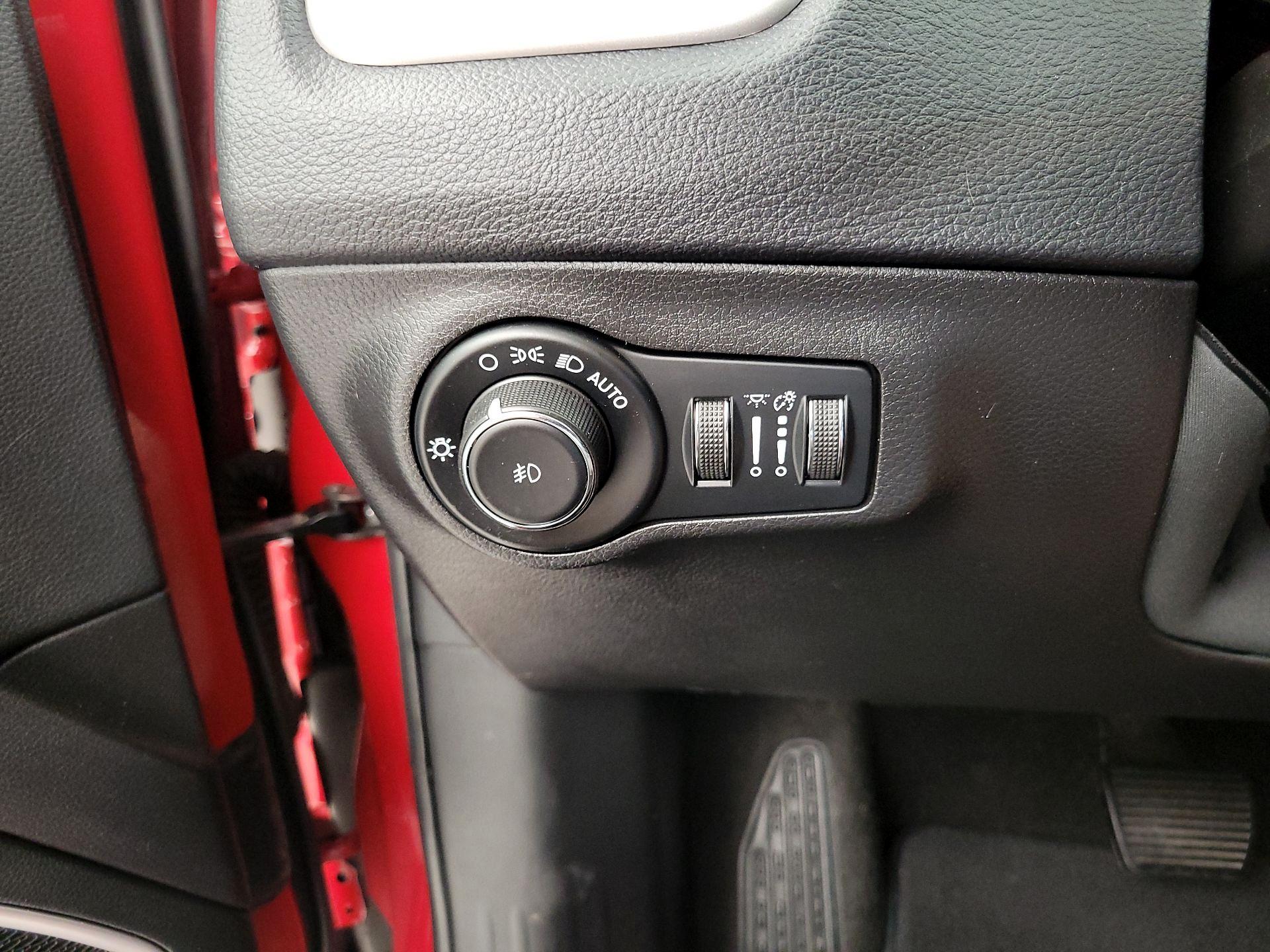 Thumbnail: 2020 Jeep Compass - 13
