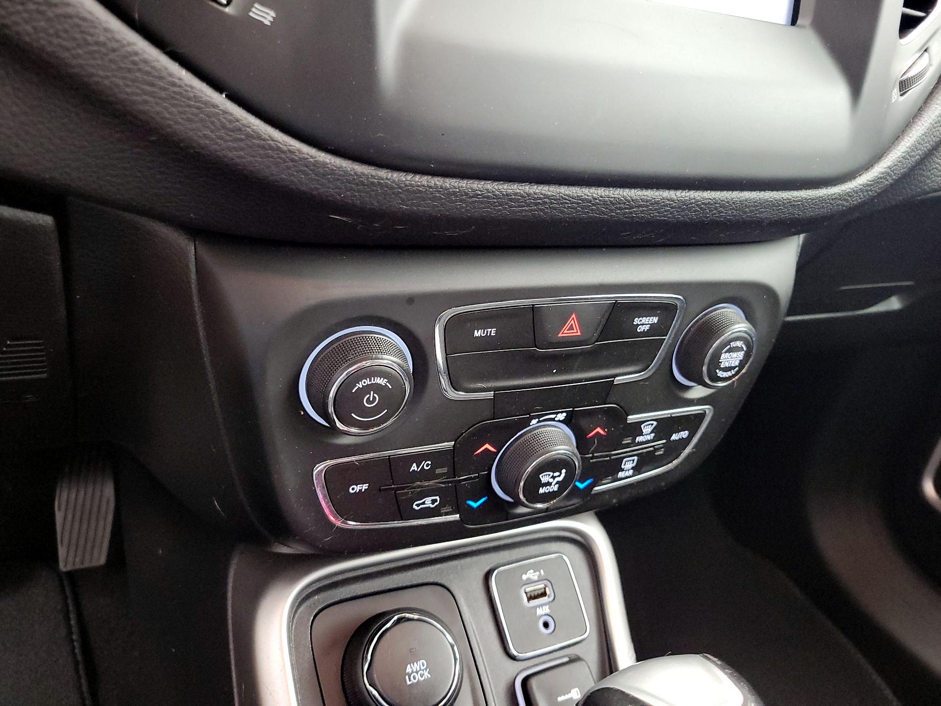 Thumbnail: 2020 Jeep Compass - 16