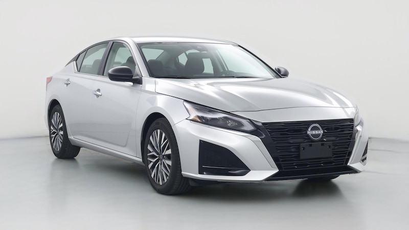 2024 Nissan Altima SV Hero Image