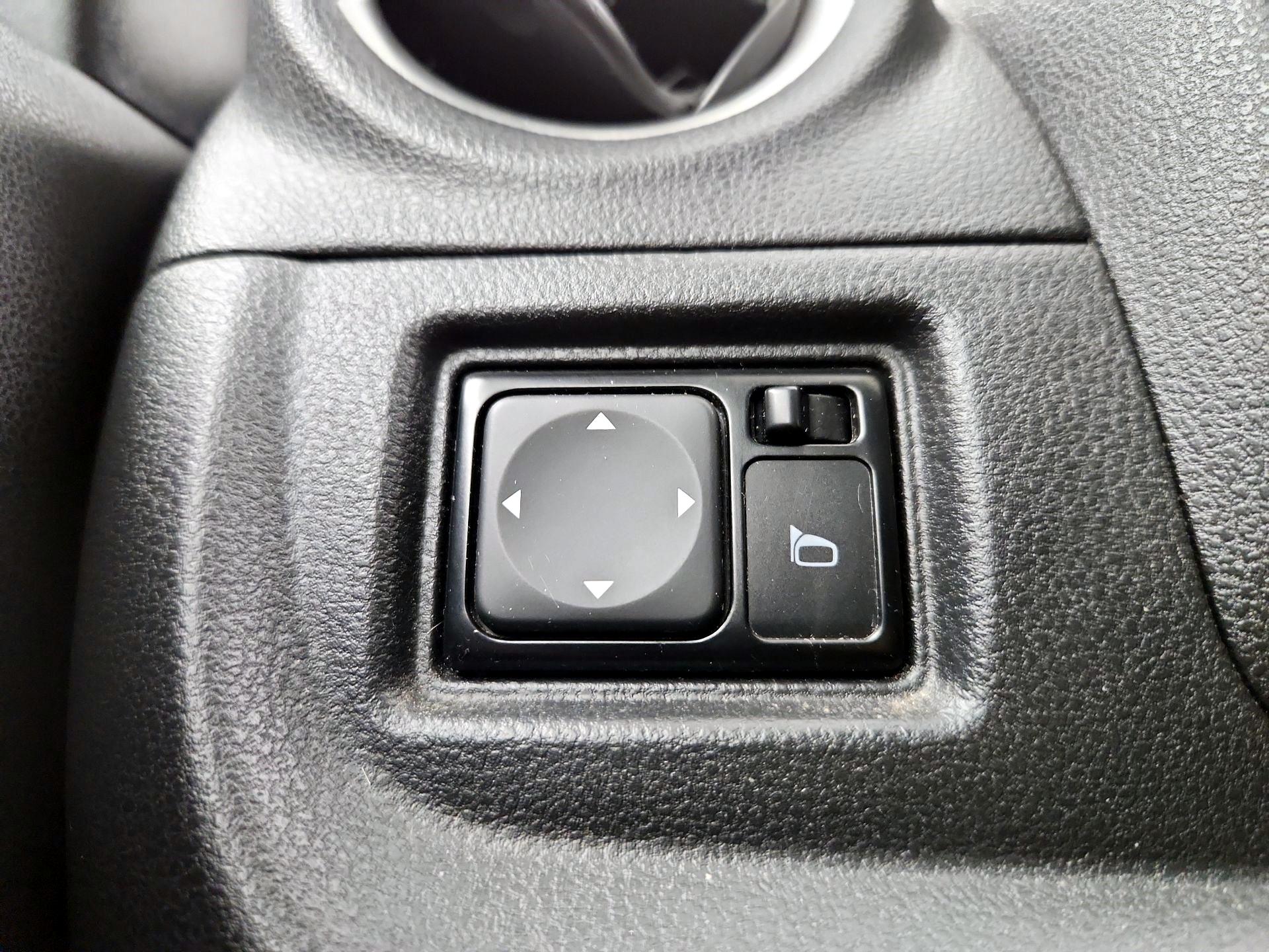 Thumbnail: 2018 Nissan Versa - 13