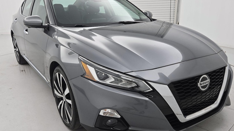 2020 Nissan Altima Platinum Hero Image