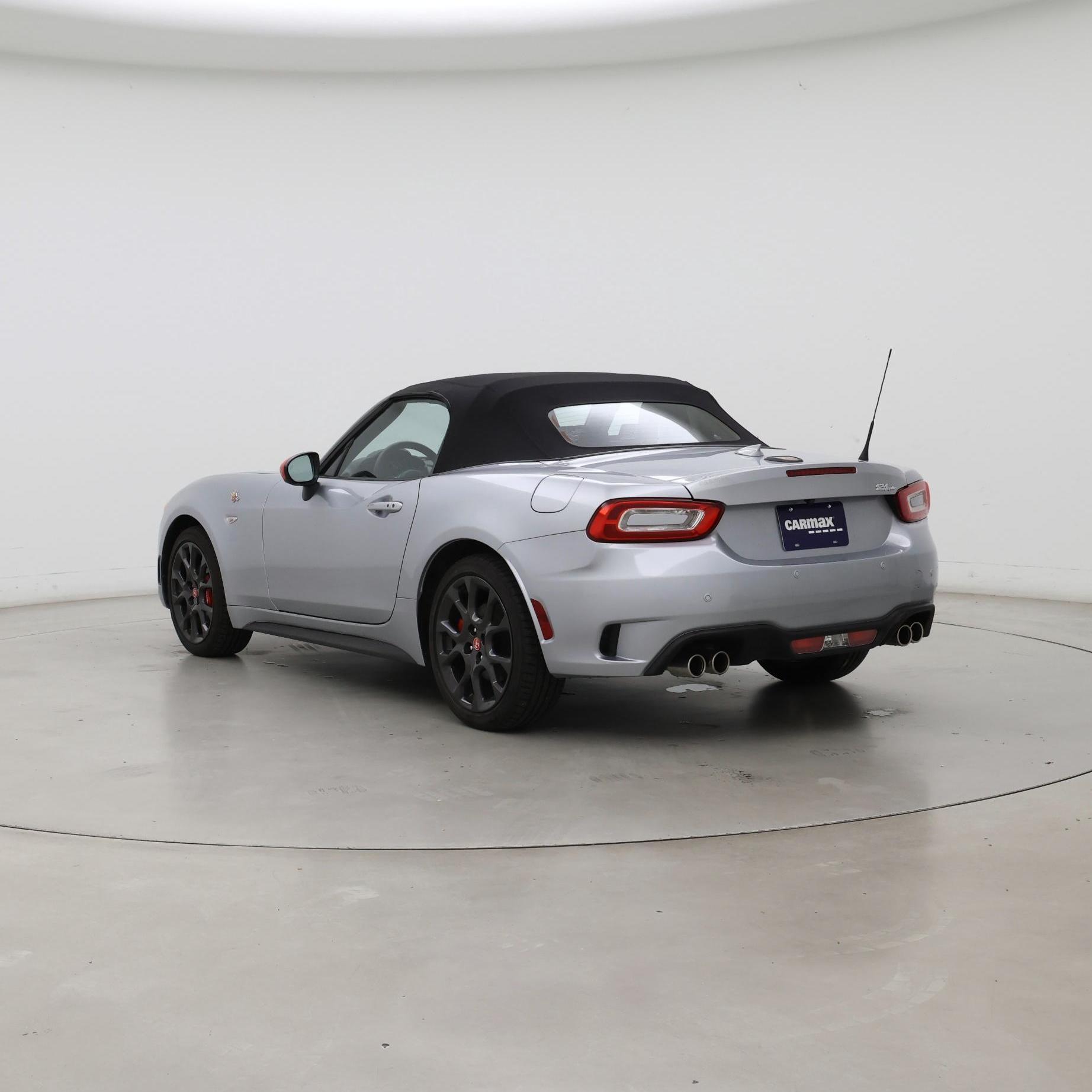 Thumbnail: 2020 Fiat 124 Spider - 2