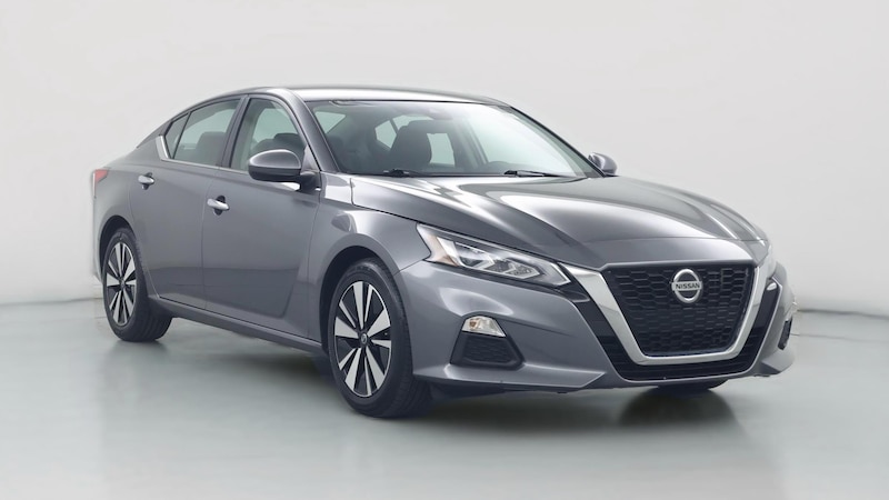 2022 Nissan Altima SV Hero Image