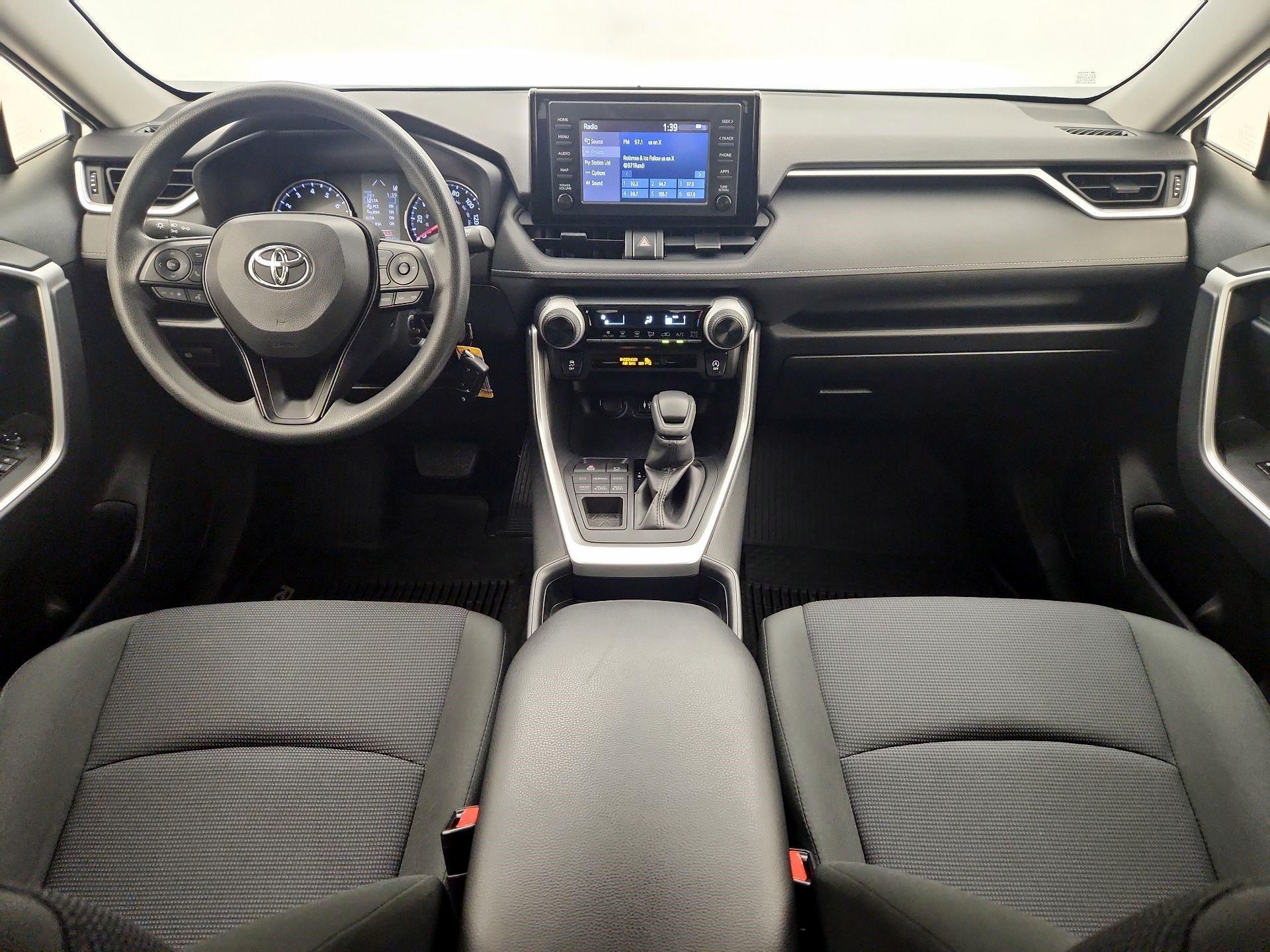 Thumbnail: 2019 Toyota RAV4 - 9