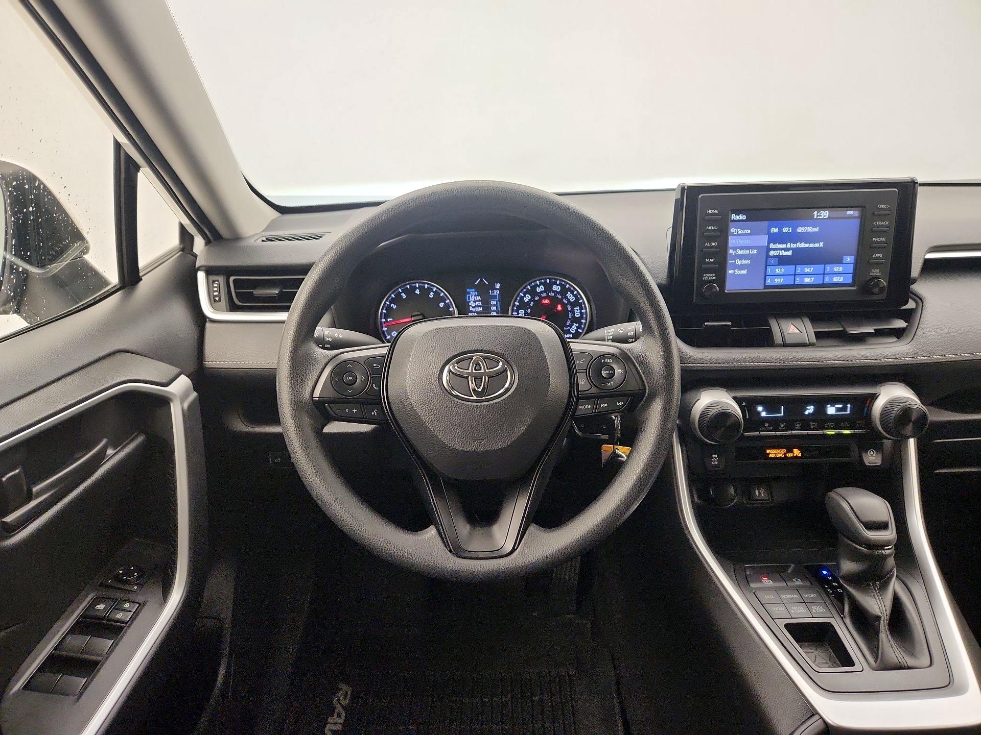 Thumbnail: 2019 Toyota RAV4 - 10