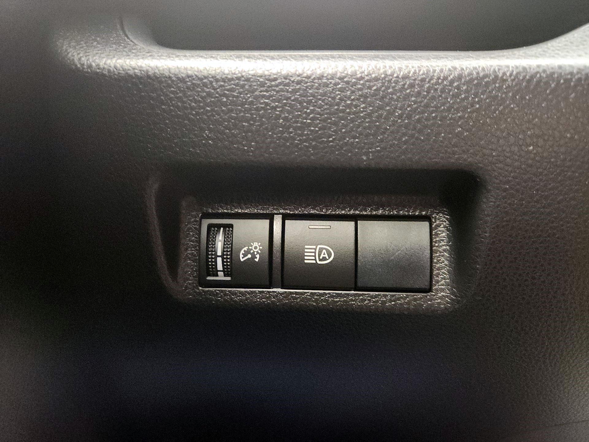 Thumbnail: 2019 Toyota RAV4 - 13