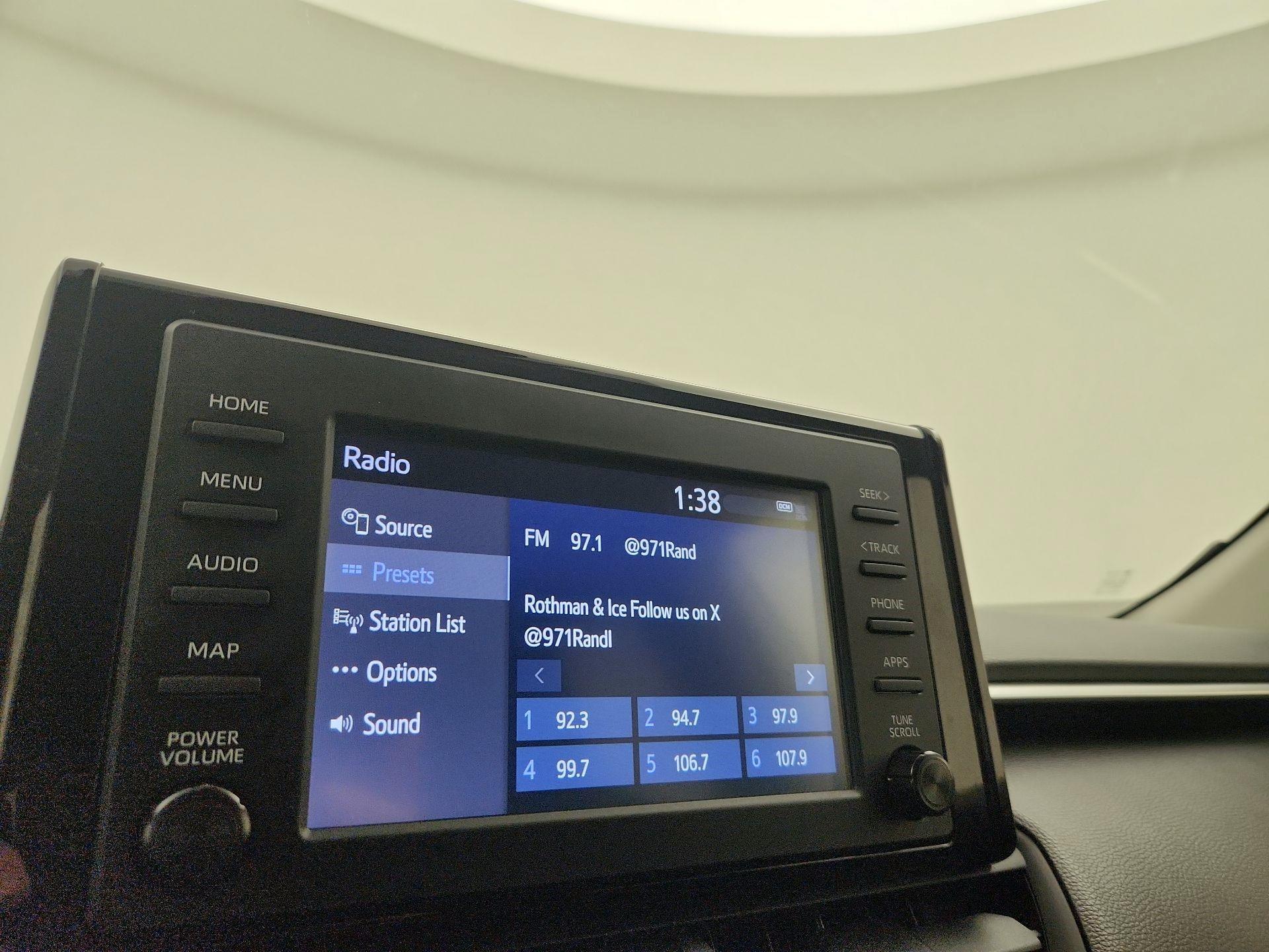 Thumbnail: 2019 Toyota RAV4 - 15