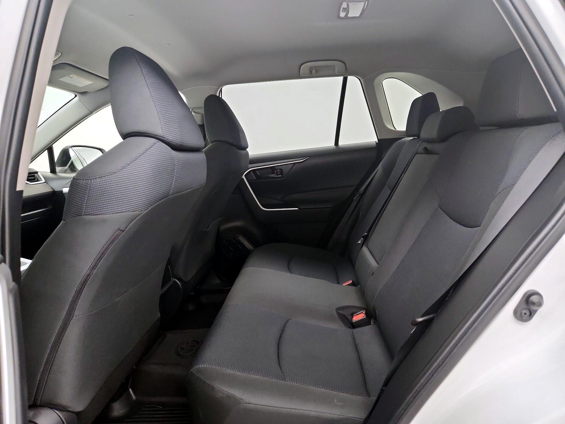 Thumbnail: 2019 Toyota RAV4 - 19