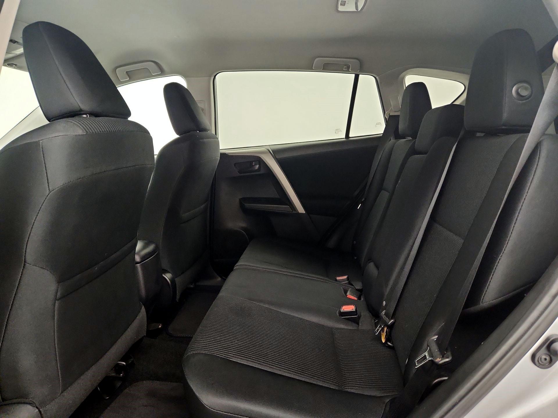 Thumbnail: 2016 Toyota RAV4 - 19