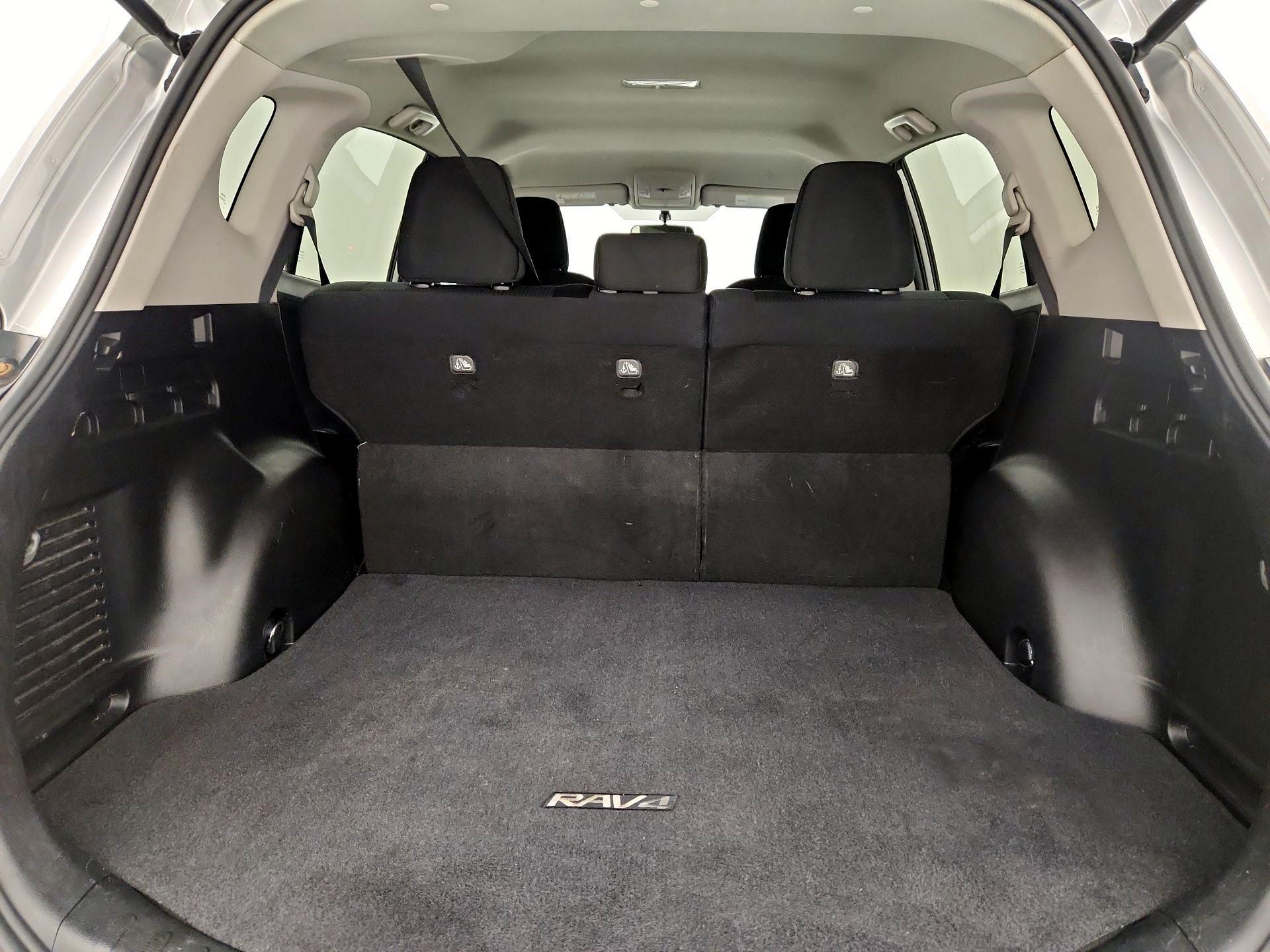 Thumbnail: 2016 Toyota RAV4 - 20