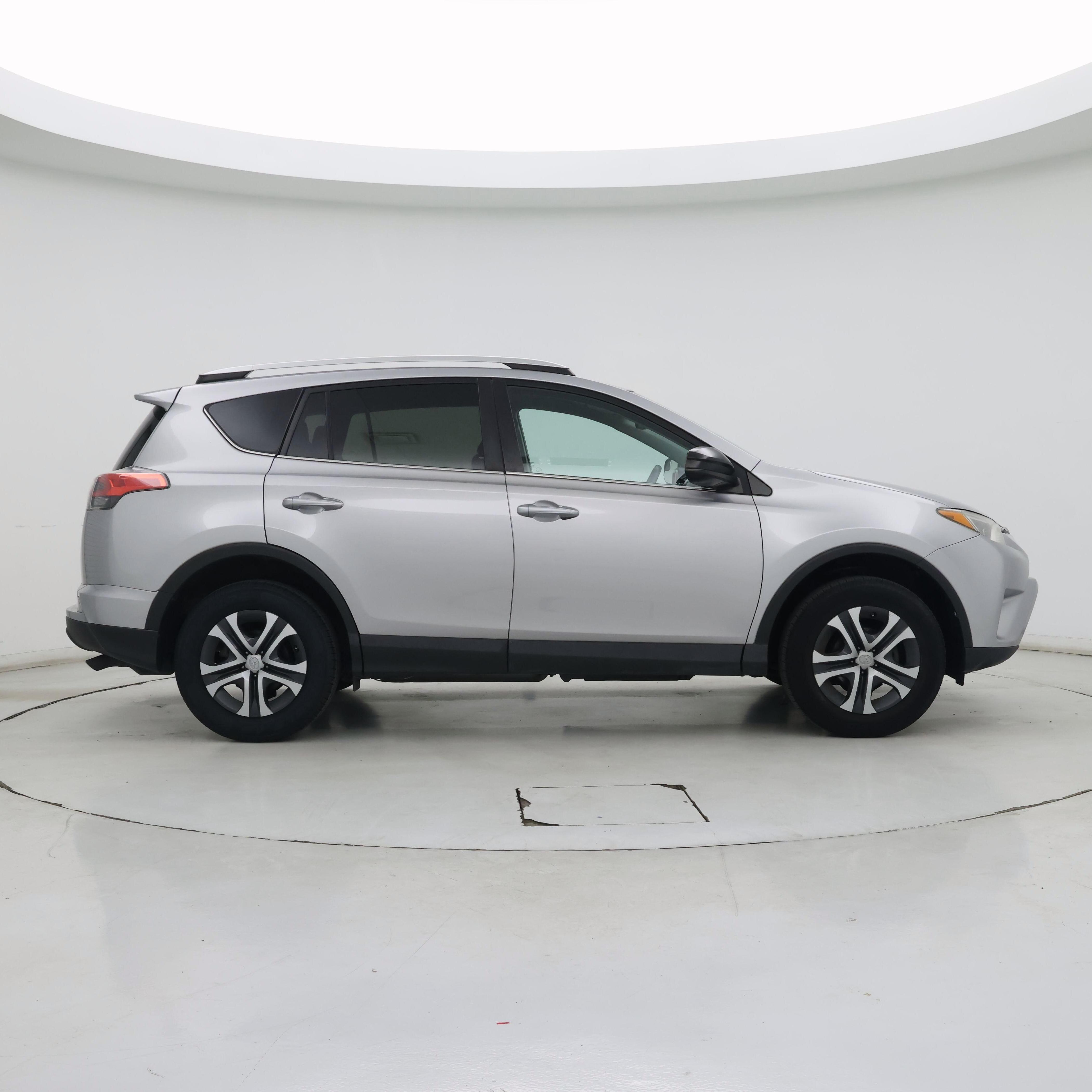 Thumbnail: 2016 Toyota RAV4 - 7