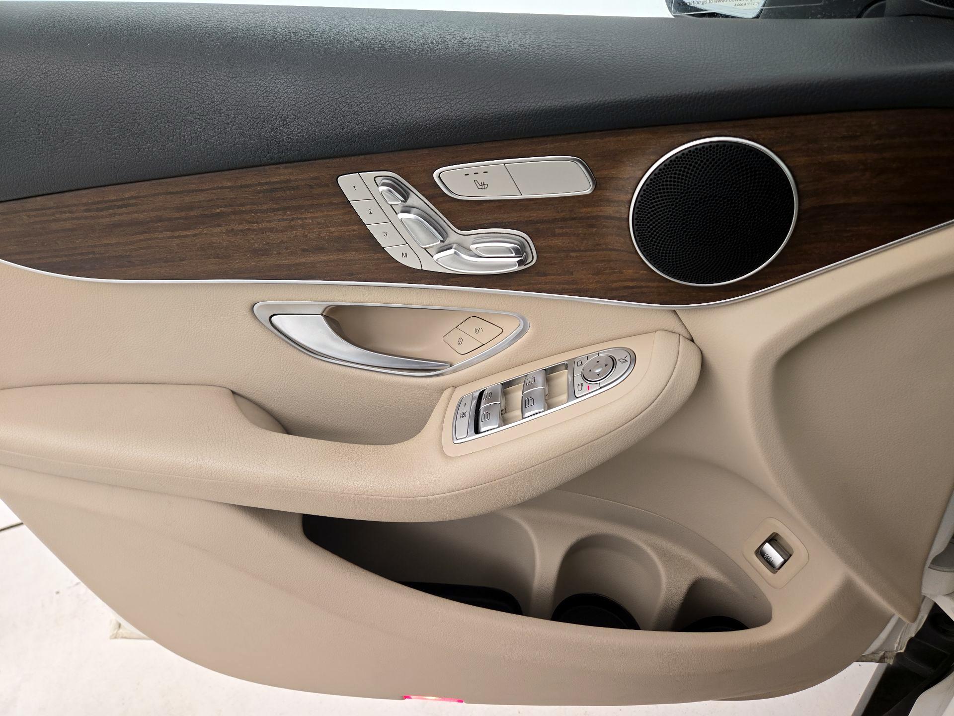 Thumbnail: 2021 Mercedes-Benz GLC - 10
