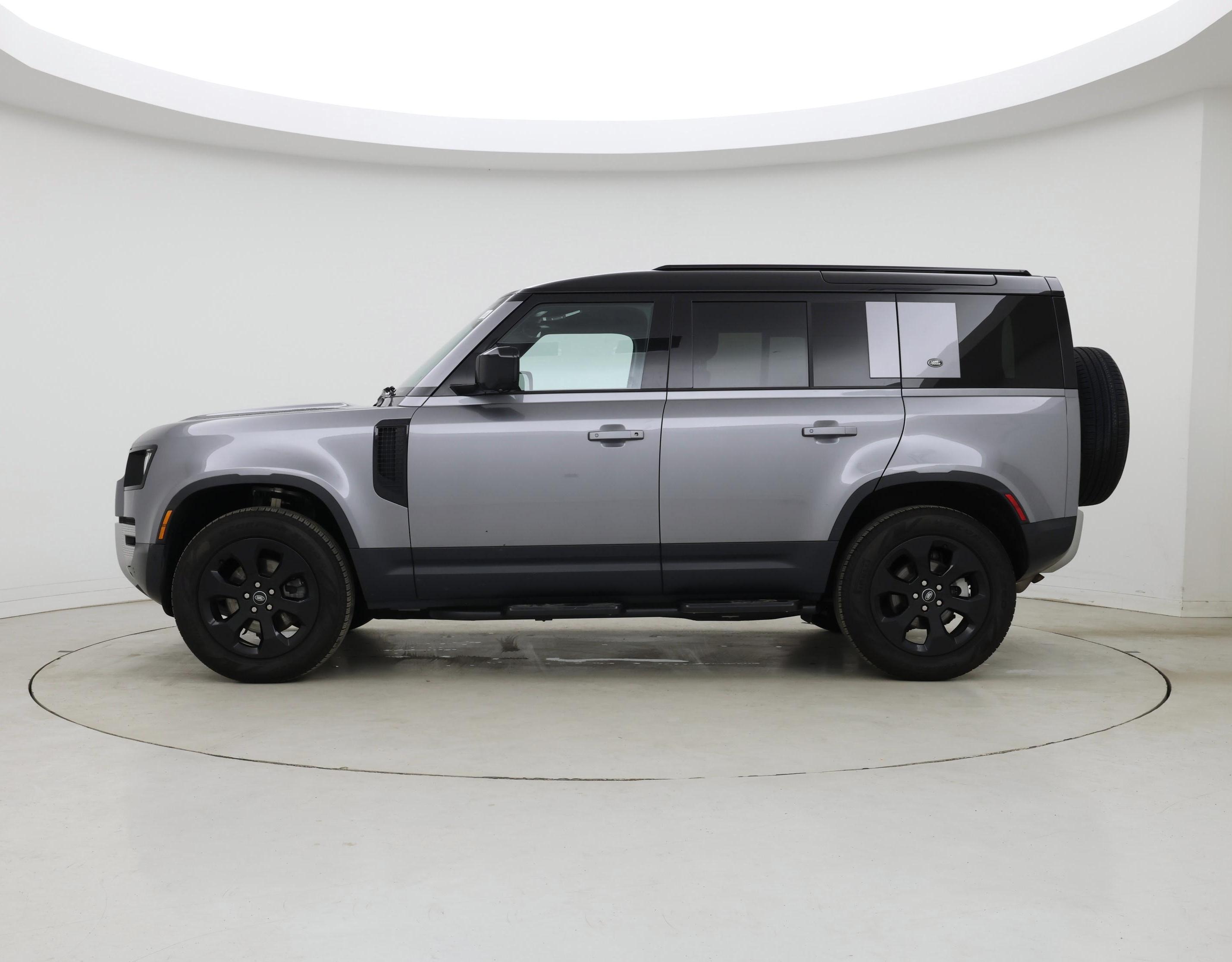 Thumbnail: 2023 Land Rover Defender - 3