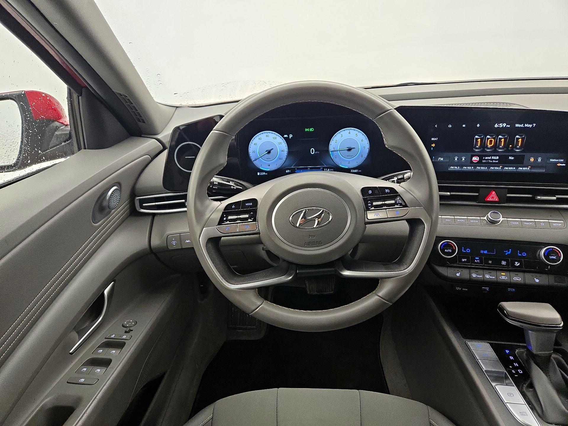 Thumbnail: 2023 Hyundai Elantra - 10