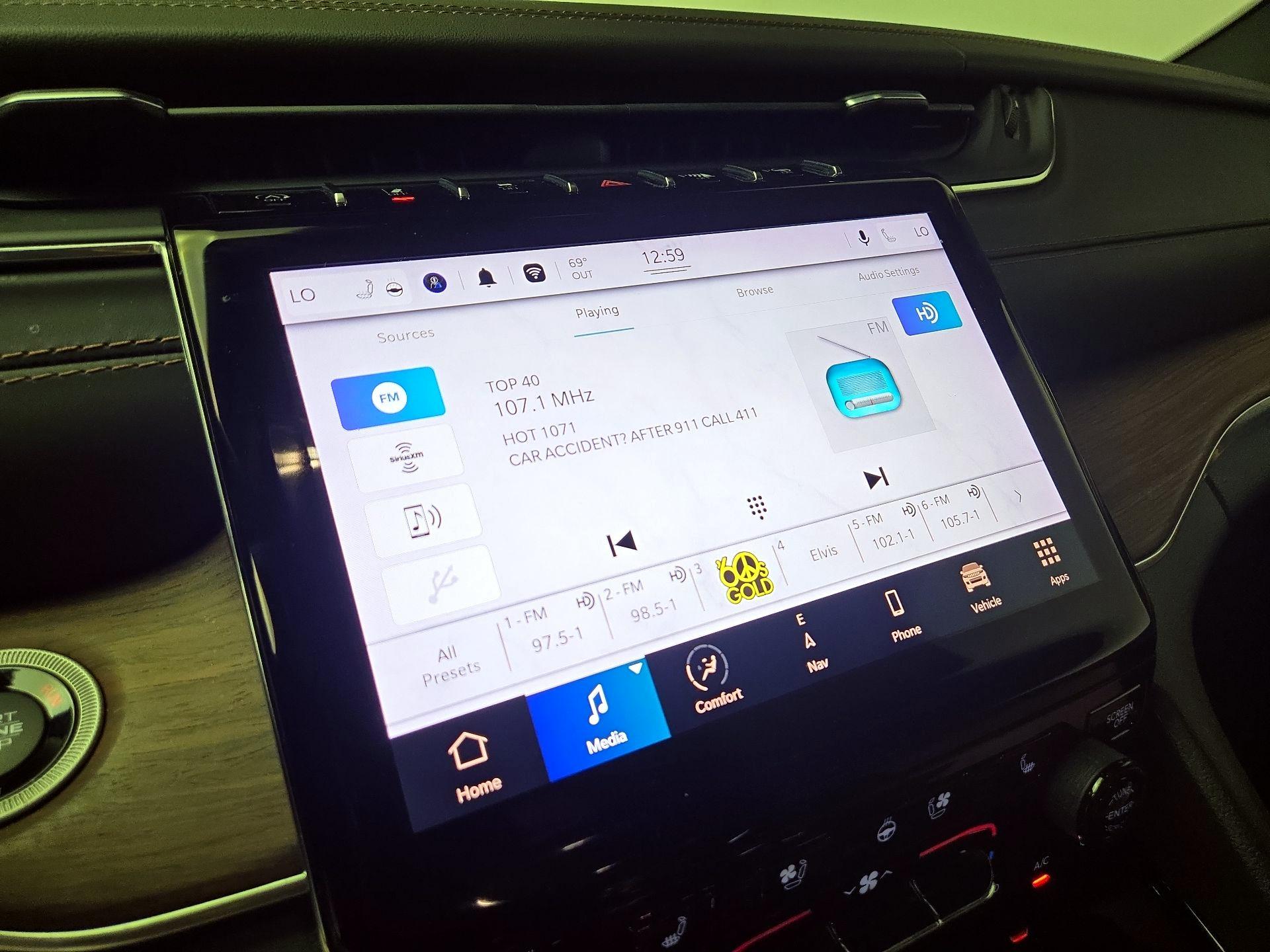 Thumbnail: 2022 Jeep Grand Cherokee - 16