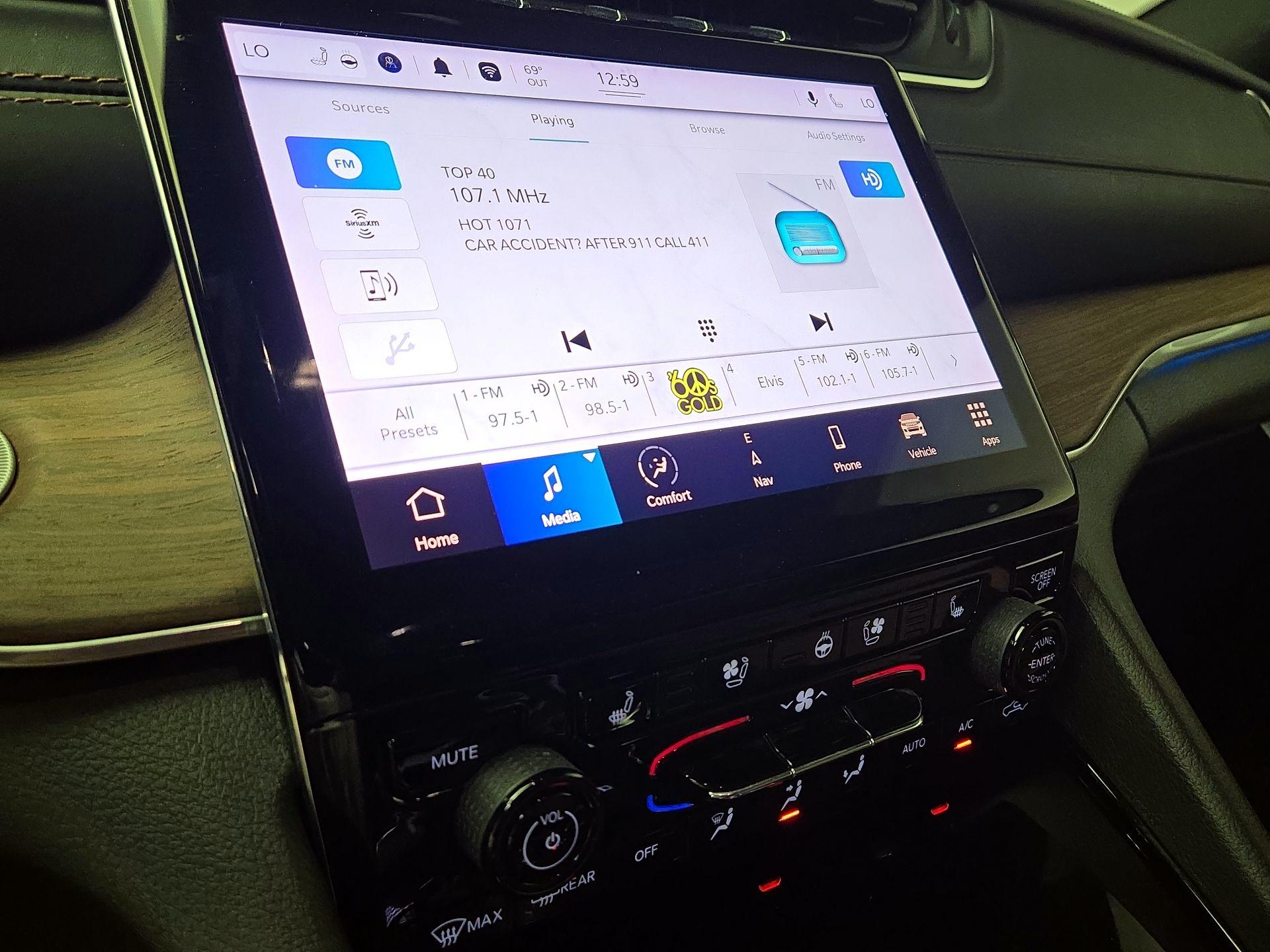 Thumbnail: 2022 Jeep Grand Cherokee - 17