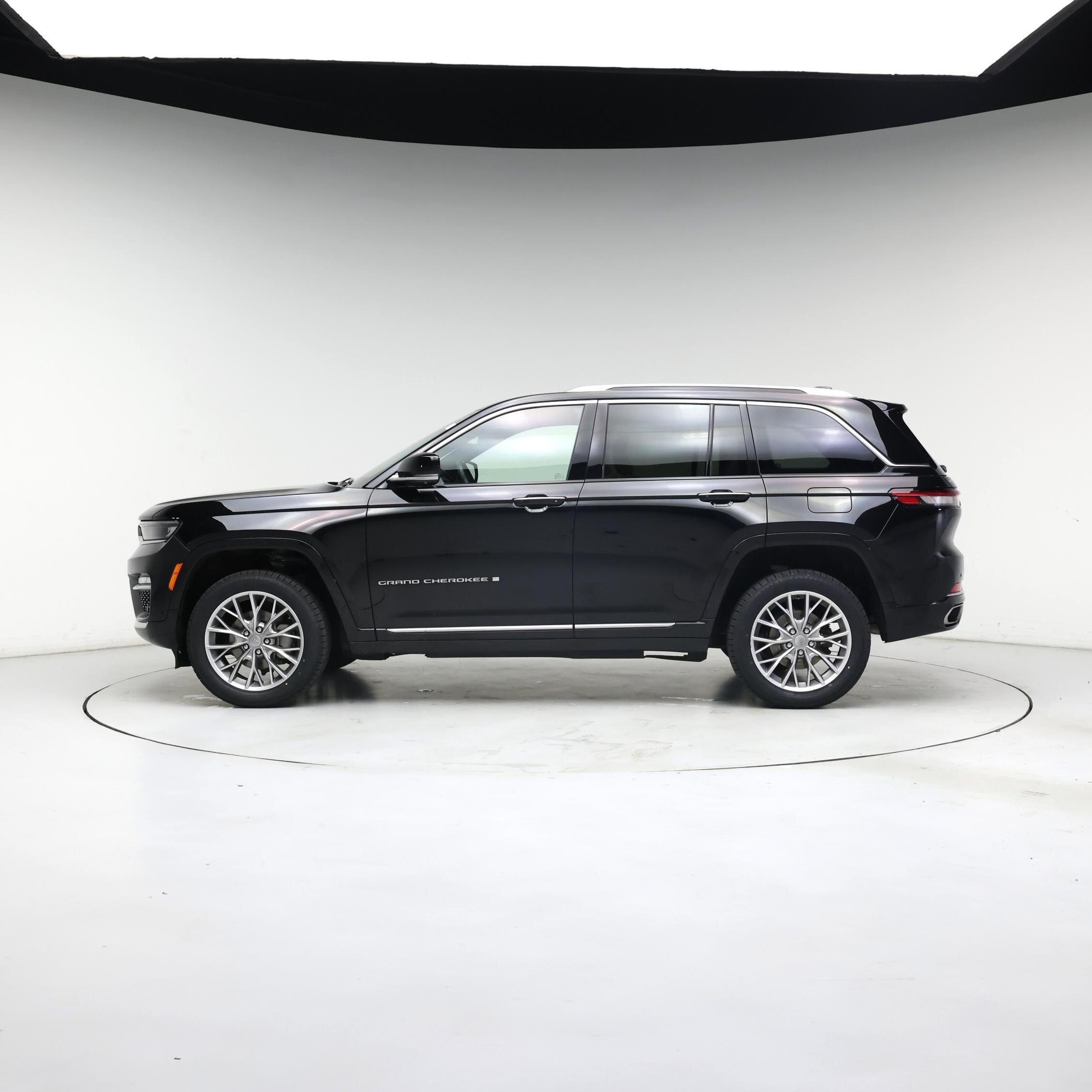 Thumbnail: 2022 Jeep Grand Cherokee - 3