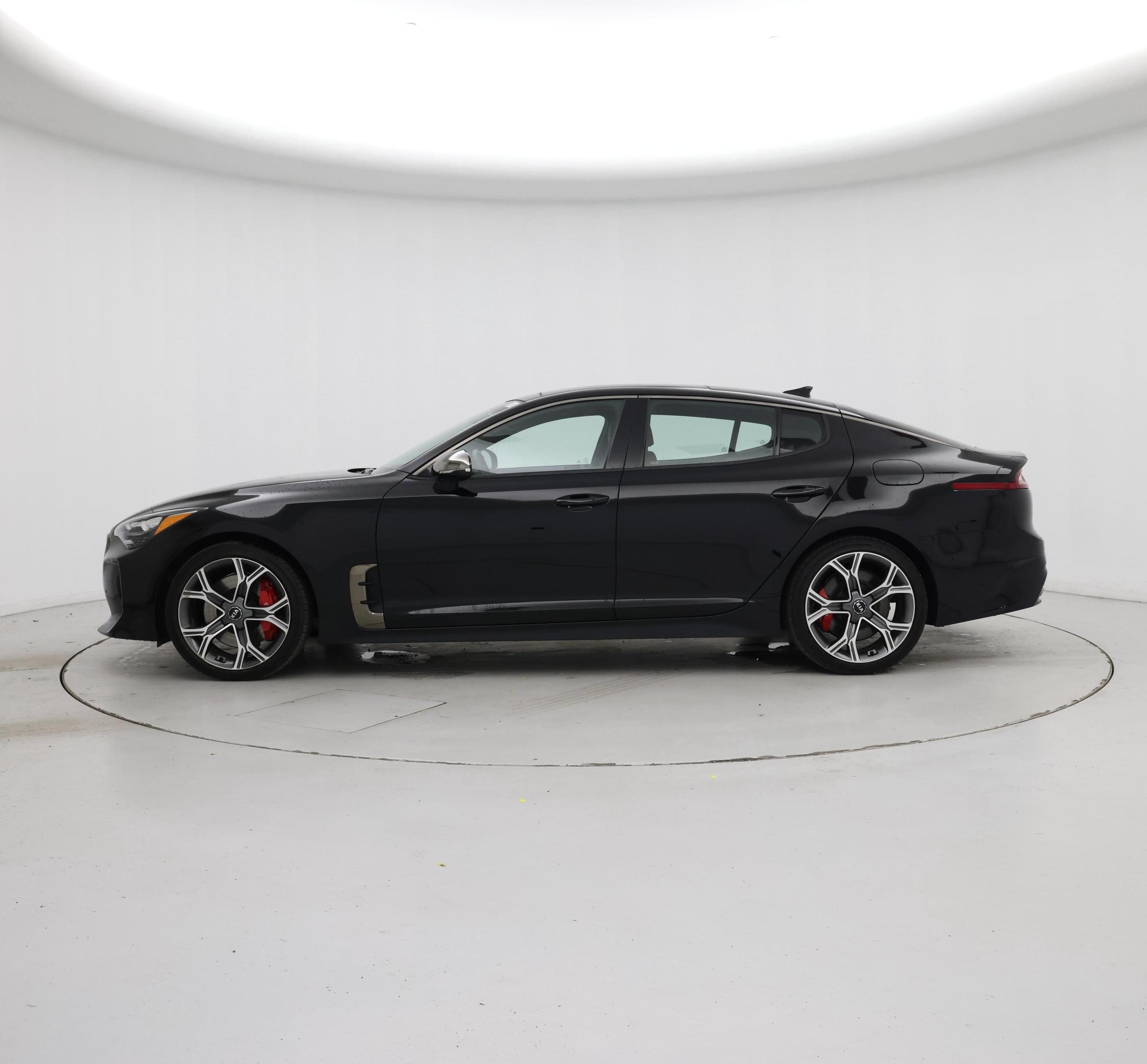 Thumbnail: 2020 Kia Stinger - 3