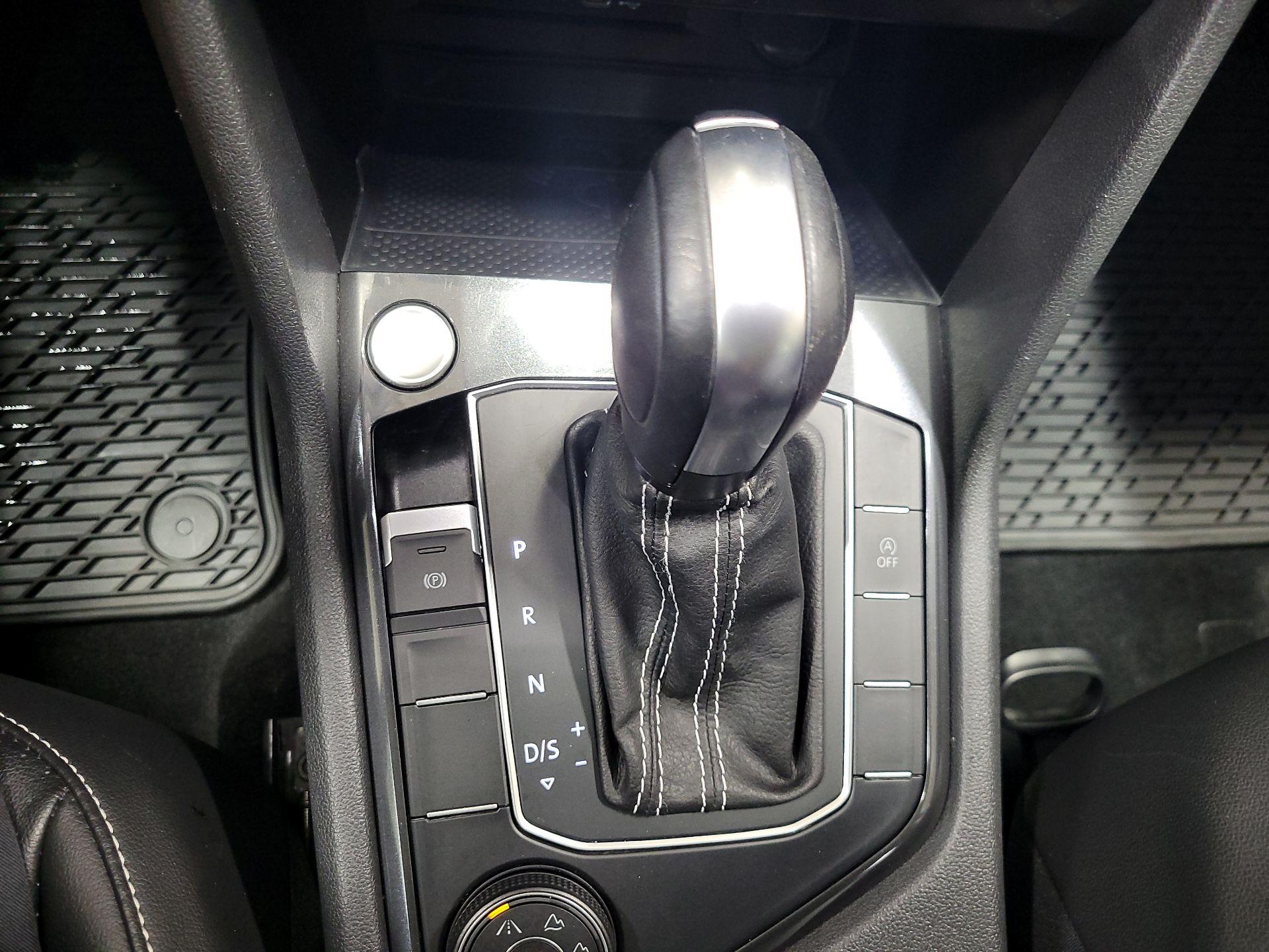 Thumbnail: 2021 Volkswagen Tiguan - 15