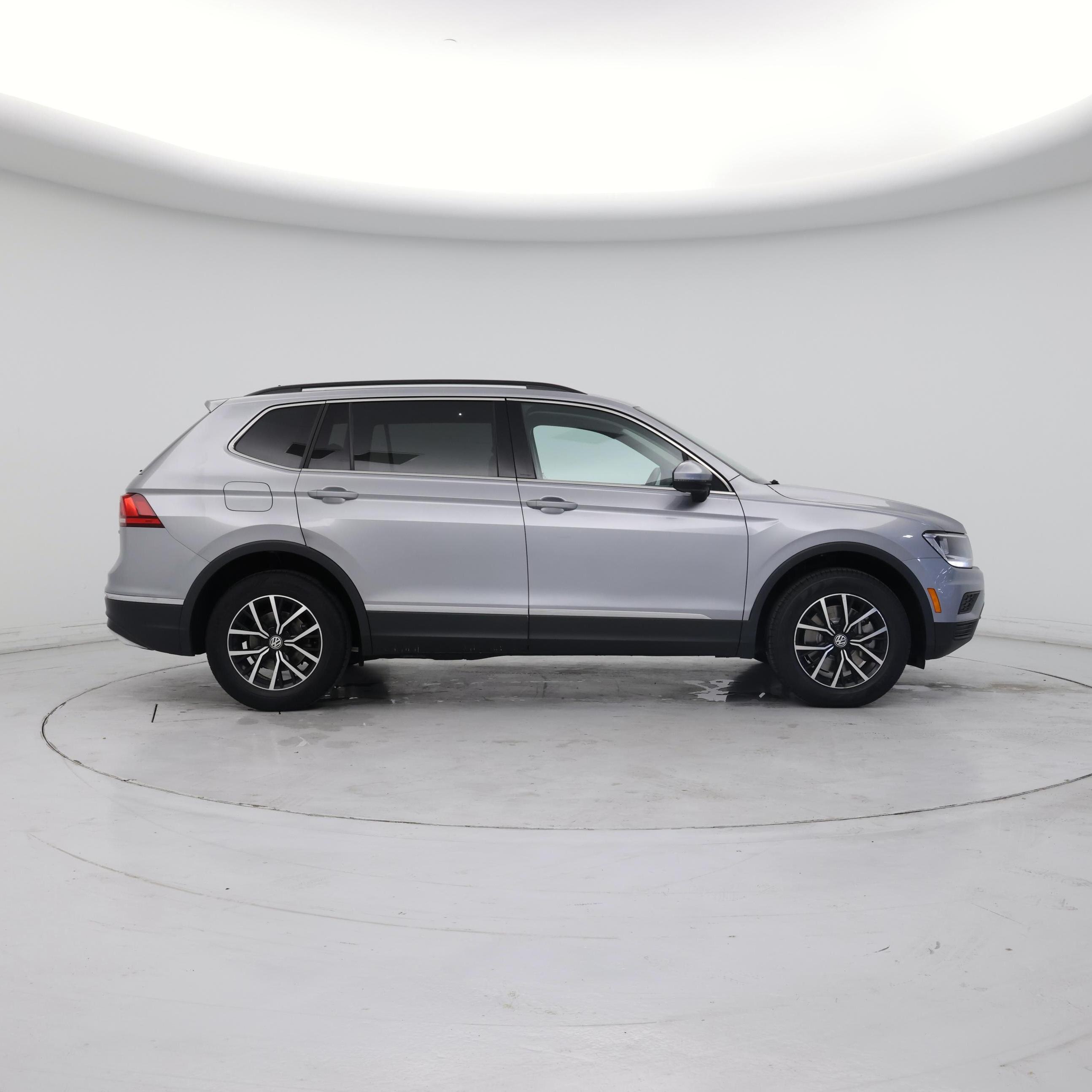 Thumbnail: 2021 Volkswagen Tiguan - 7