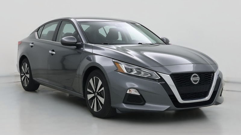 2022 Nissan Altima SV Hero Image