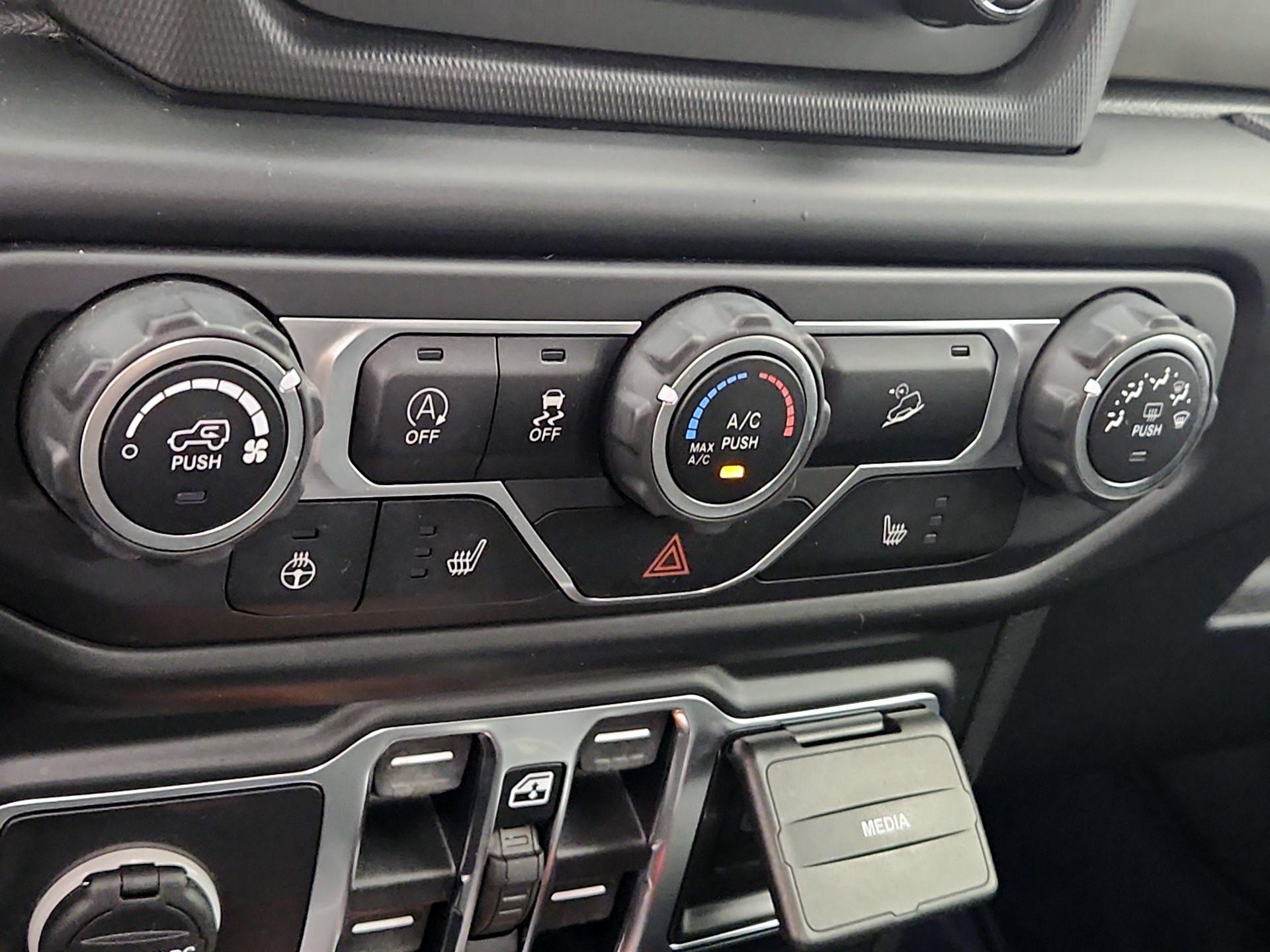 Thumbnail: 2020 Jeep Wrangler - 17