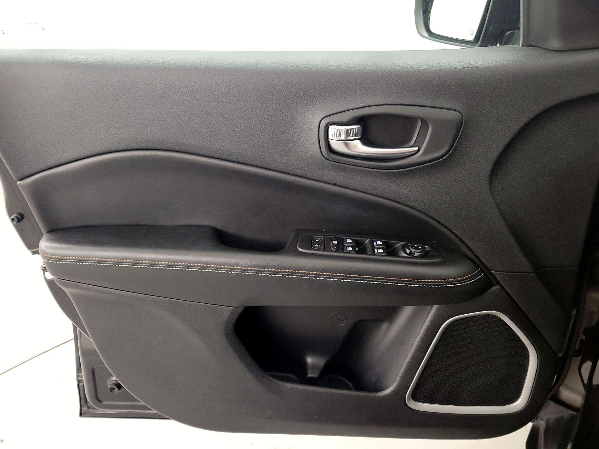 Thumbnail: 2019 Jeep Compass - 12