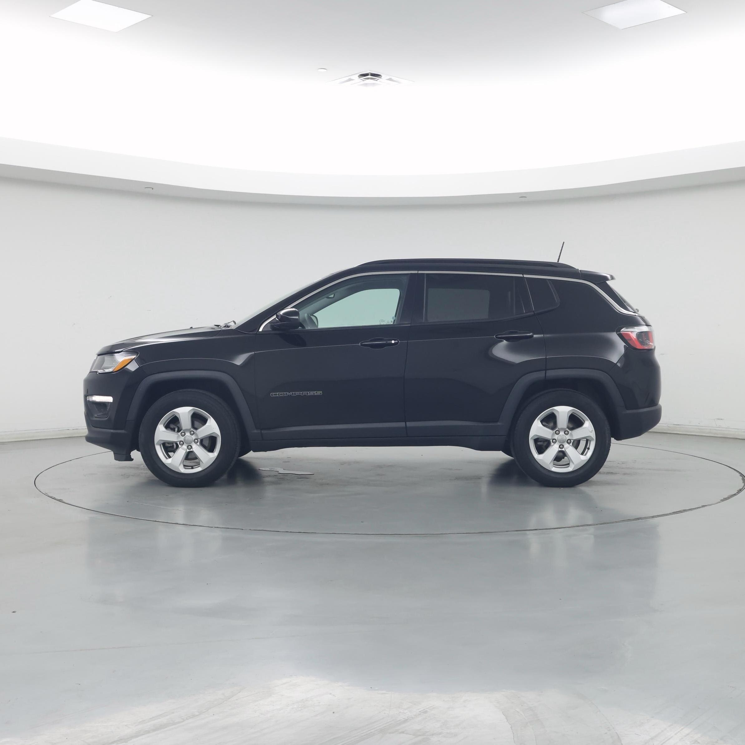 Thumbnail: 2019 Jeep Compass - 3