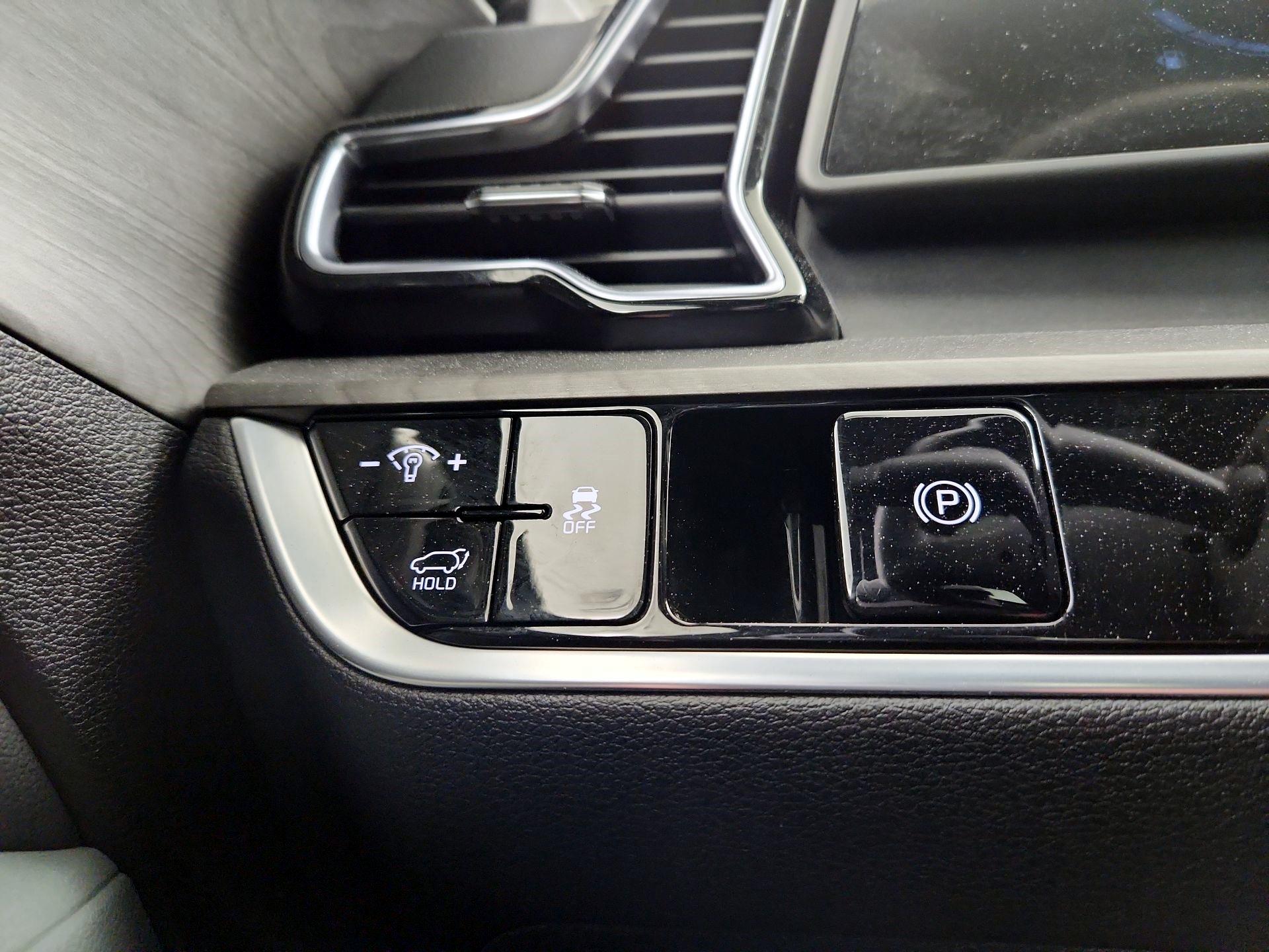 Thumbnail: 2023 Kia Sportage - 13