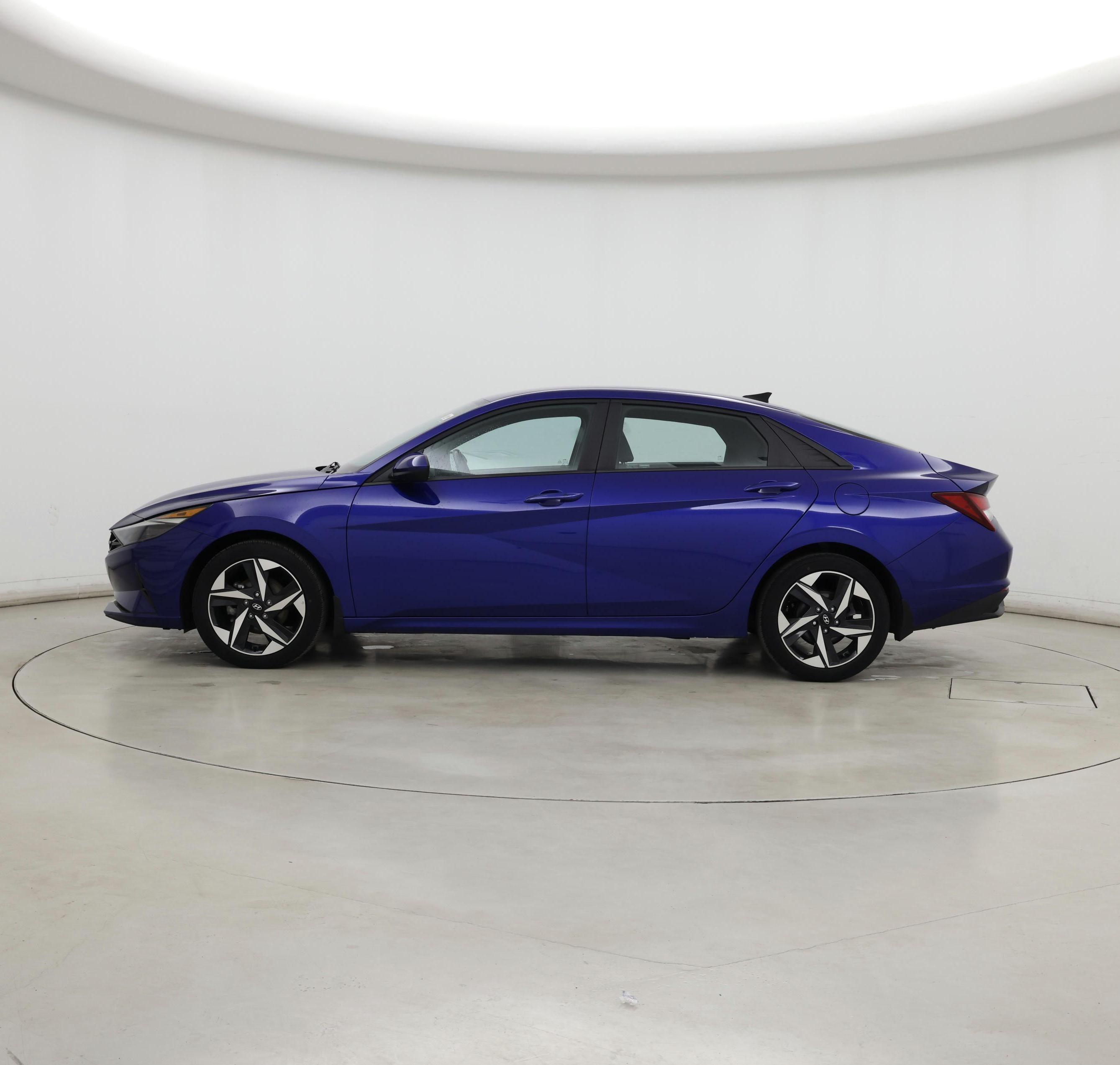 Thumbnail: 2023 Hyundai Elantra - 3