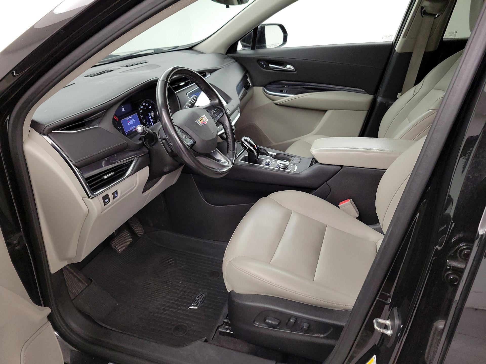 Thumbnail: 2020 Cadillac XT4 - 11